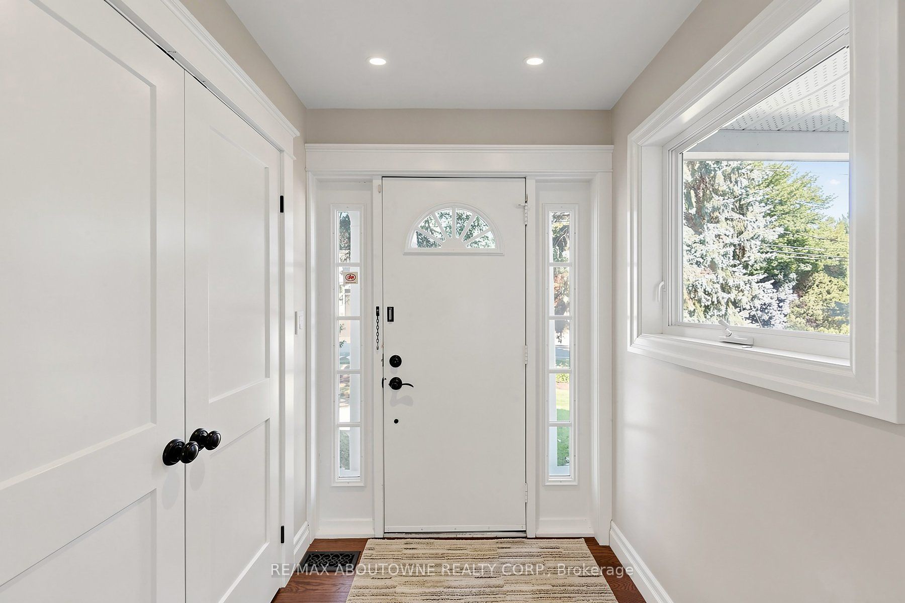 1304 Devon Road Property Photo 2
