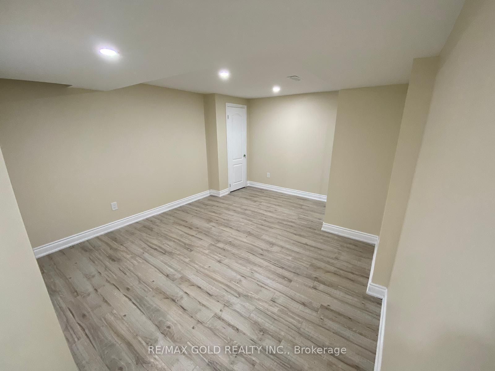 1664 Norris Circle Lower Property Photo 2