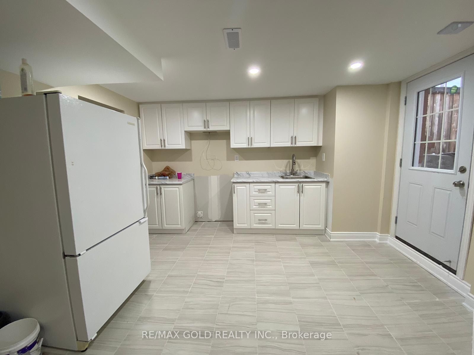 1664 Norris Circle Lower Property Photo 8
