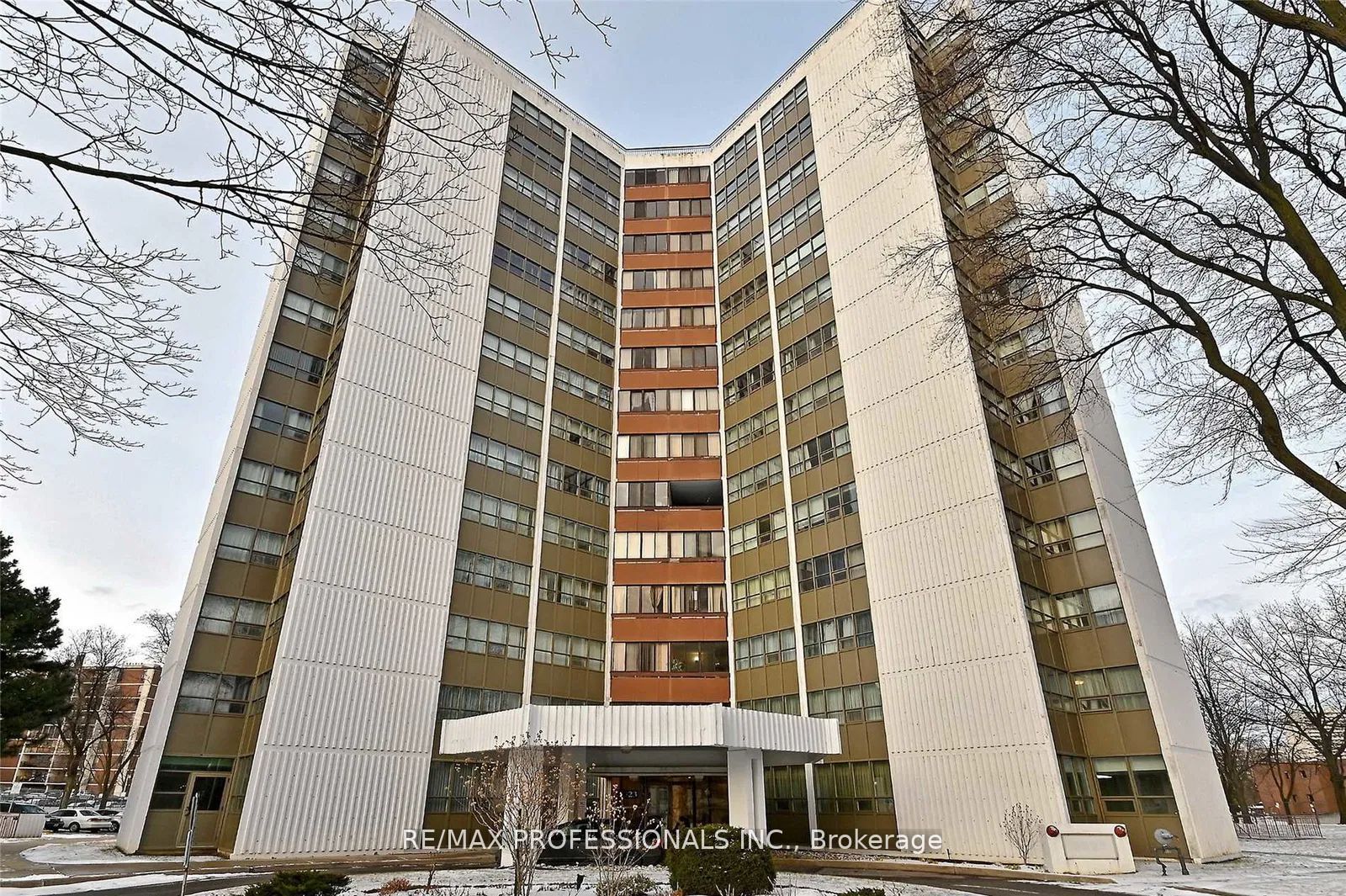 2323 Confederation Parkway 802 Property Photo 1