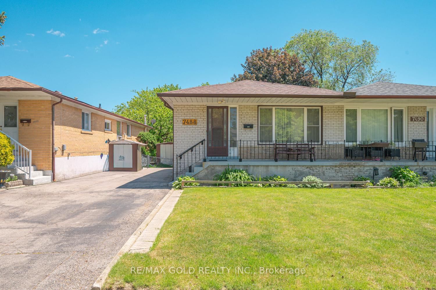 7488 Discus Crescent Property Photo 2