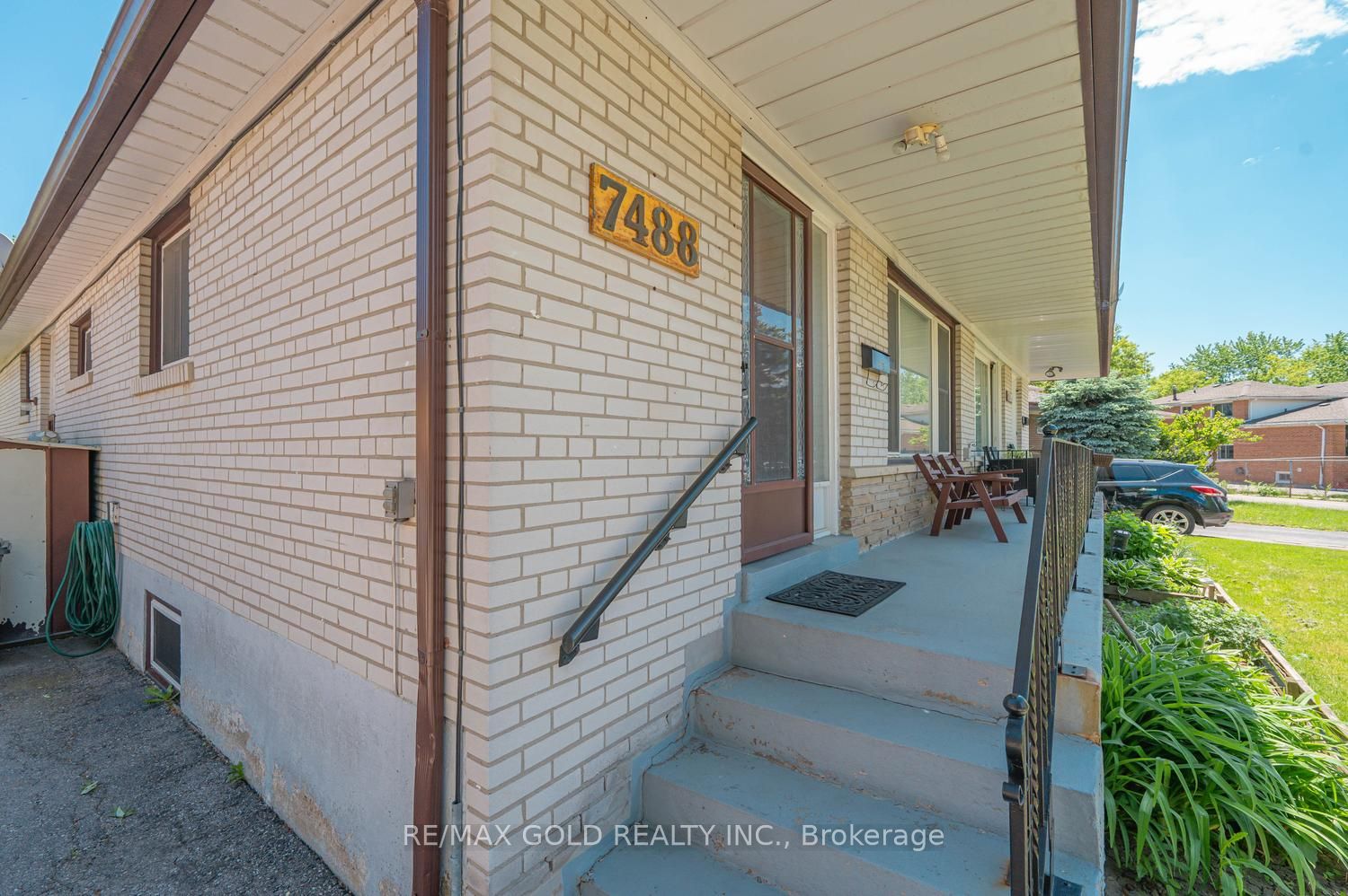 7488 Discus Crescent Property Photo 7