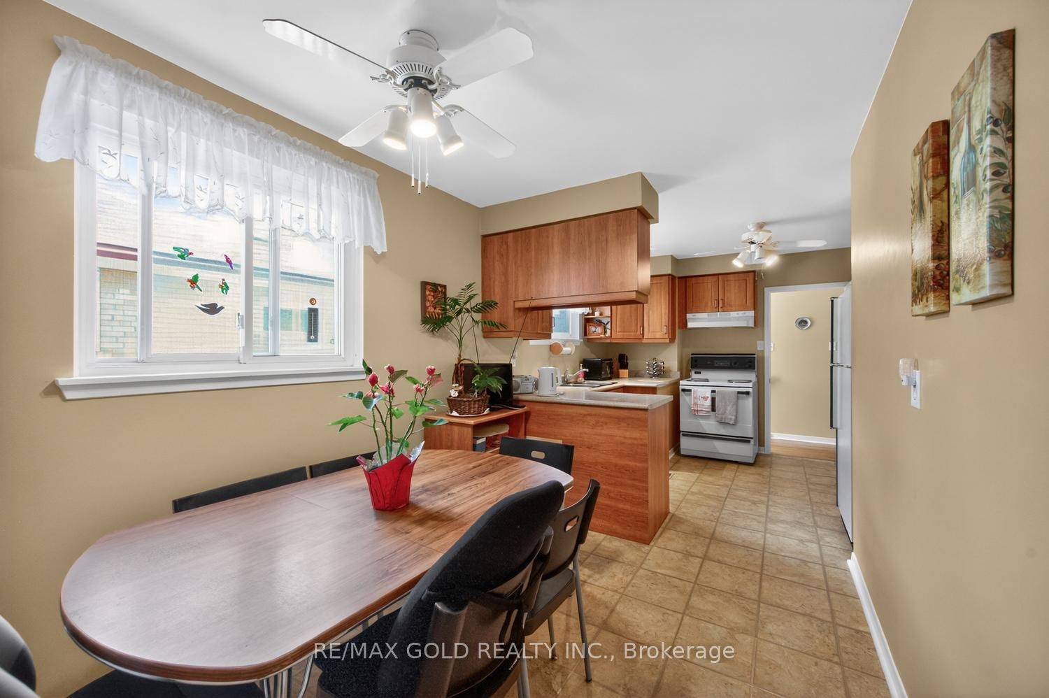 7488 Discus Crescent Property Photo 17