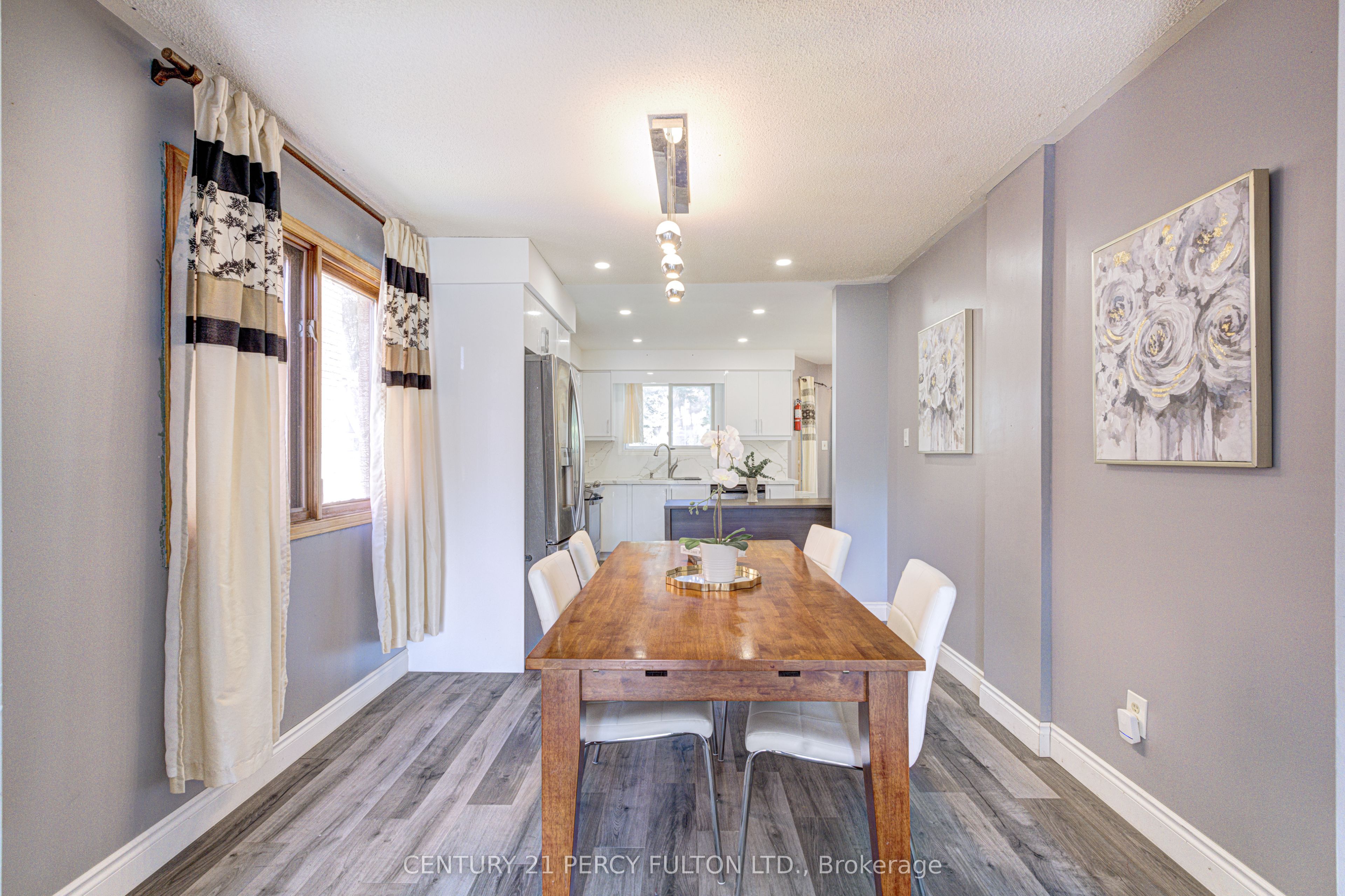 1042 Wetherby Lane Property Photo 8