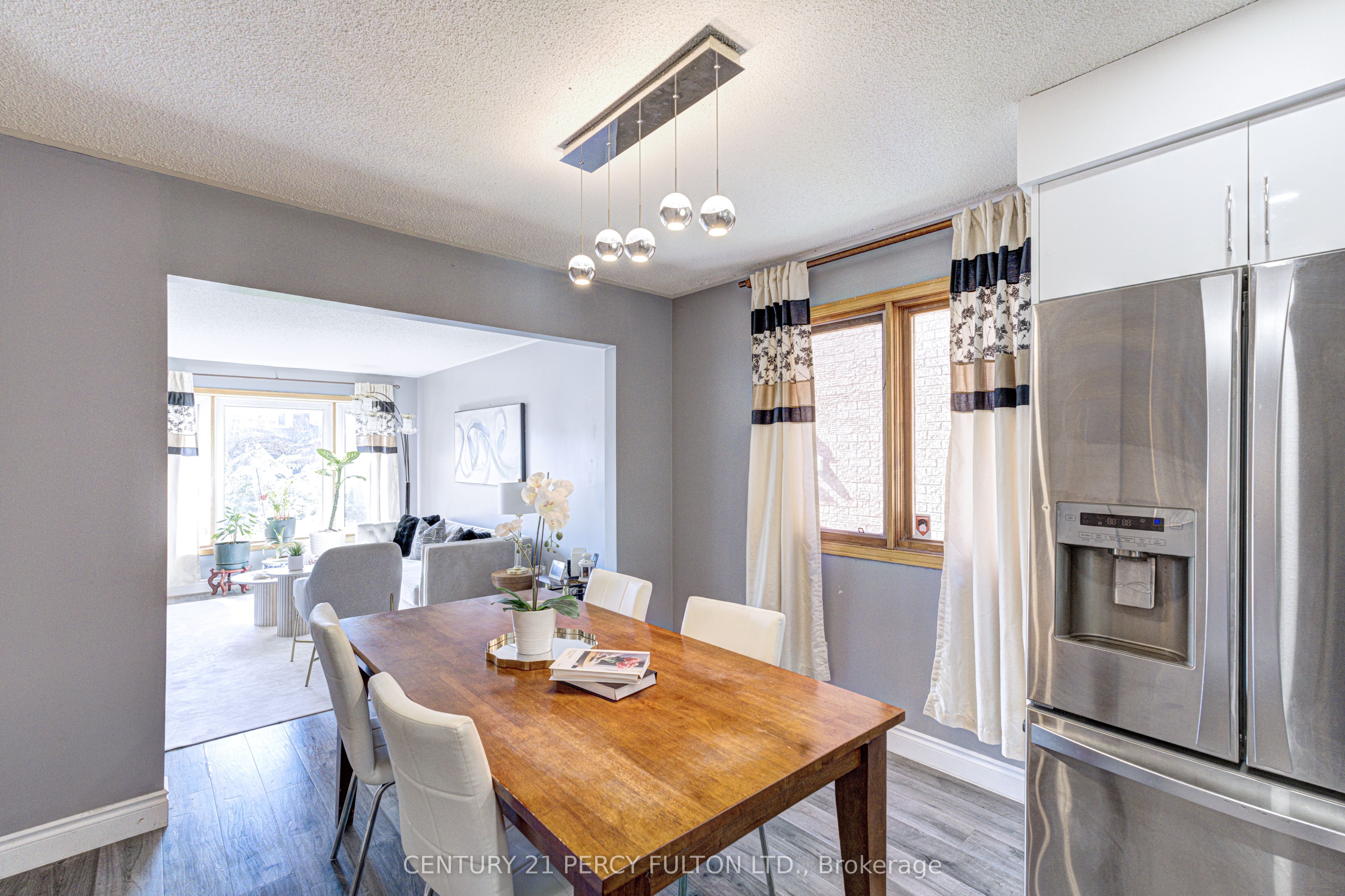 1042 Wetherby Lane Property Photo 11