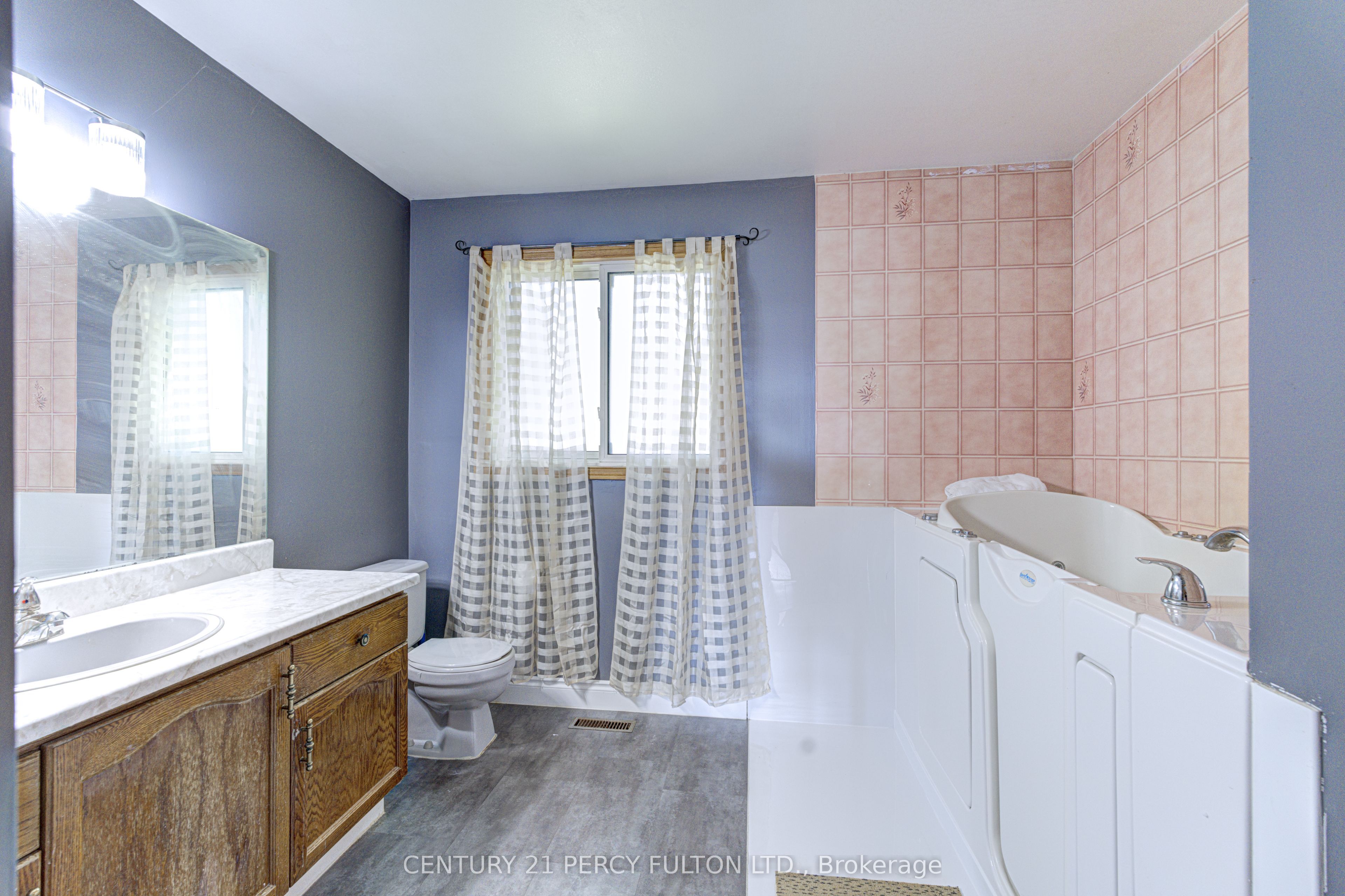 1042 Wetherby Lane Property Photo 26
