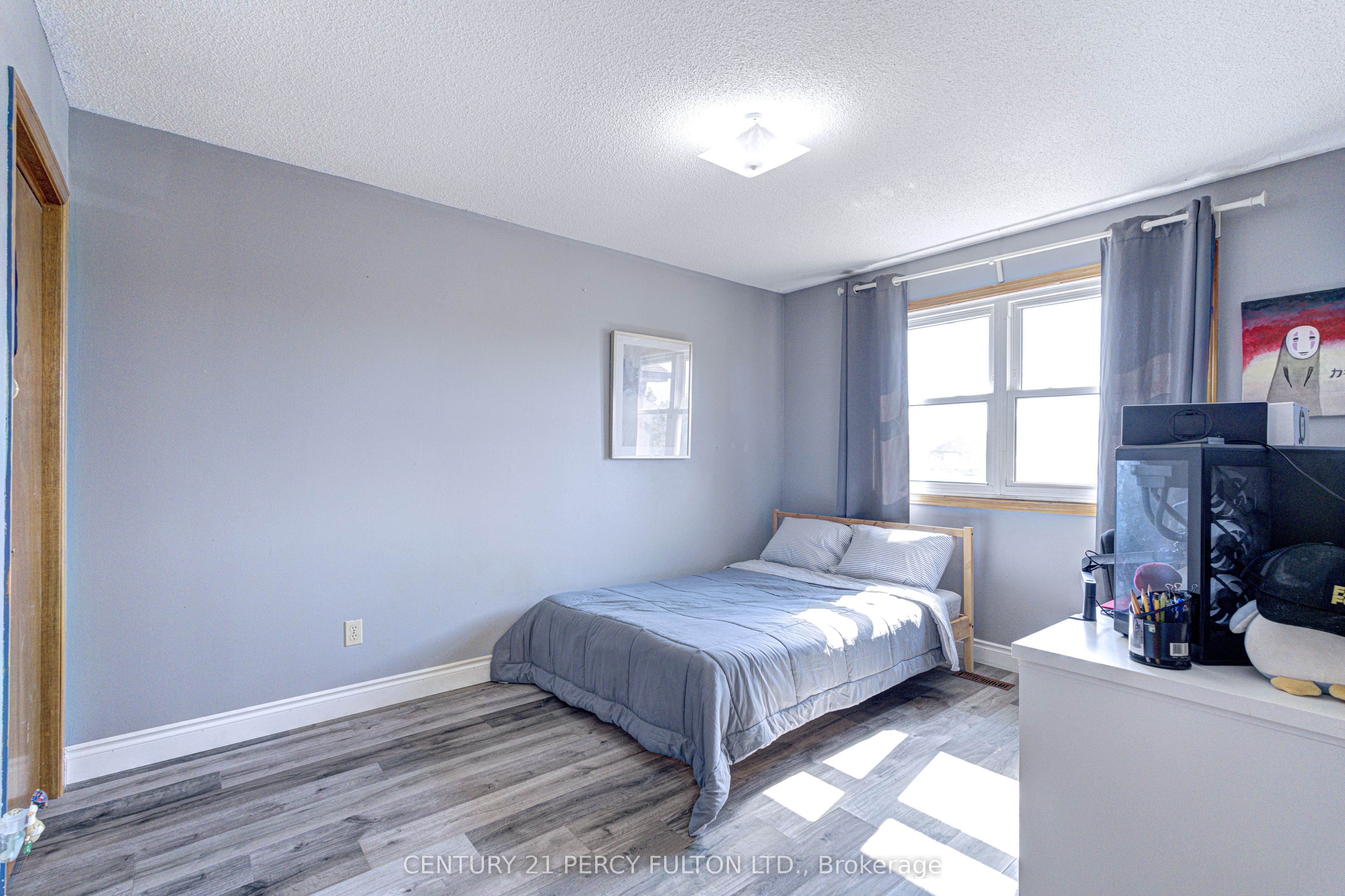 1042 Wetherby Lane Property Photo 29