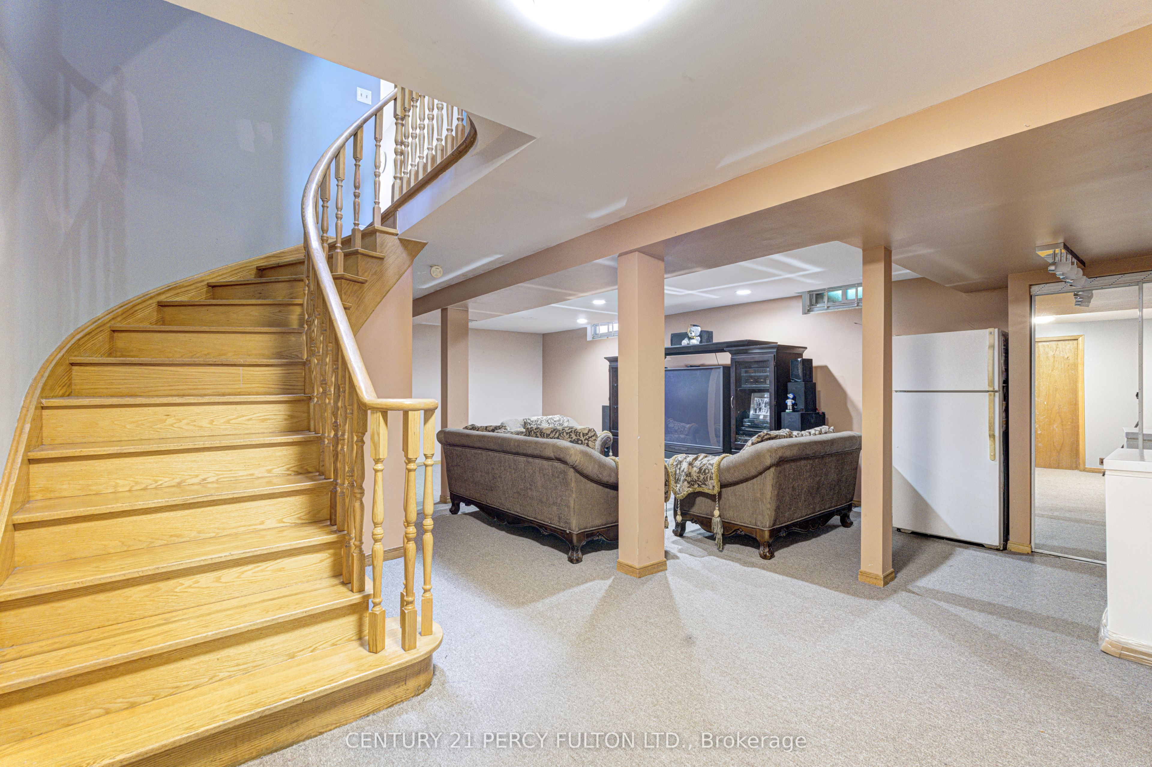 1042 Wetherby Lane Property Photo 32