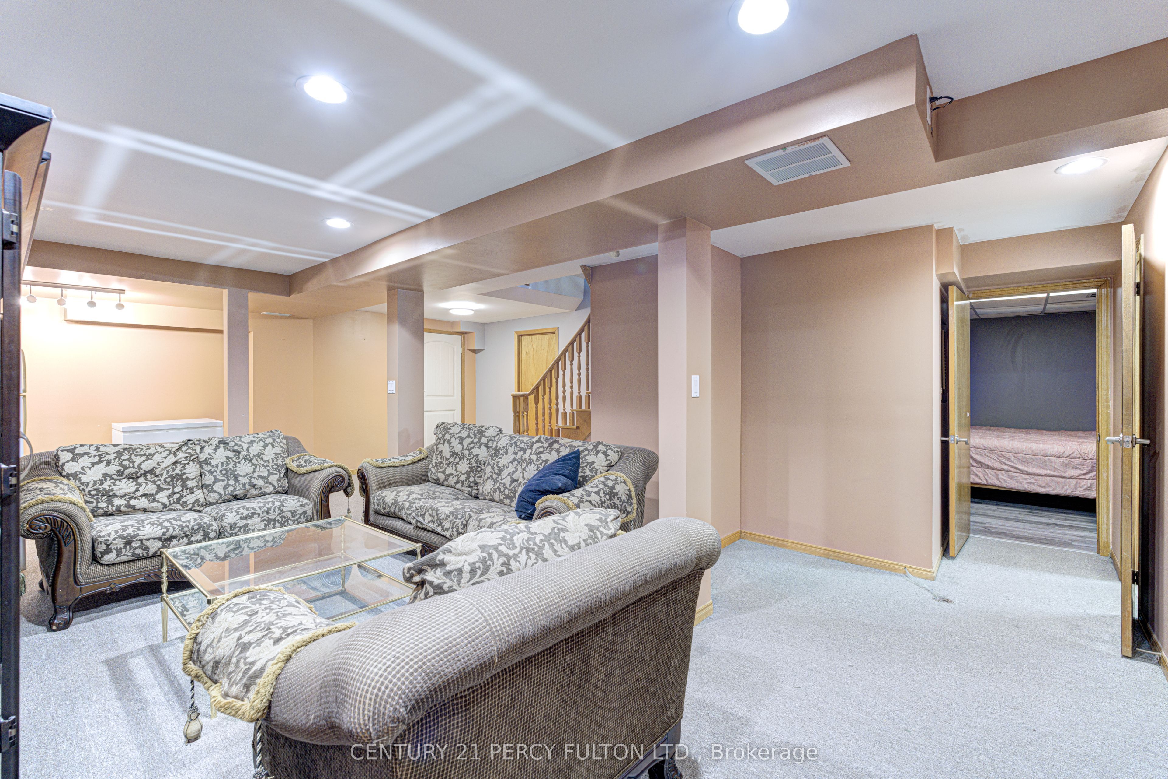 1042 Wetherby Lane Property Photo 33