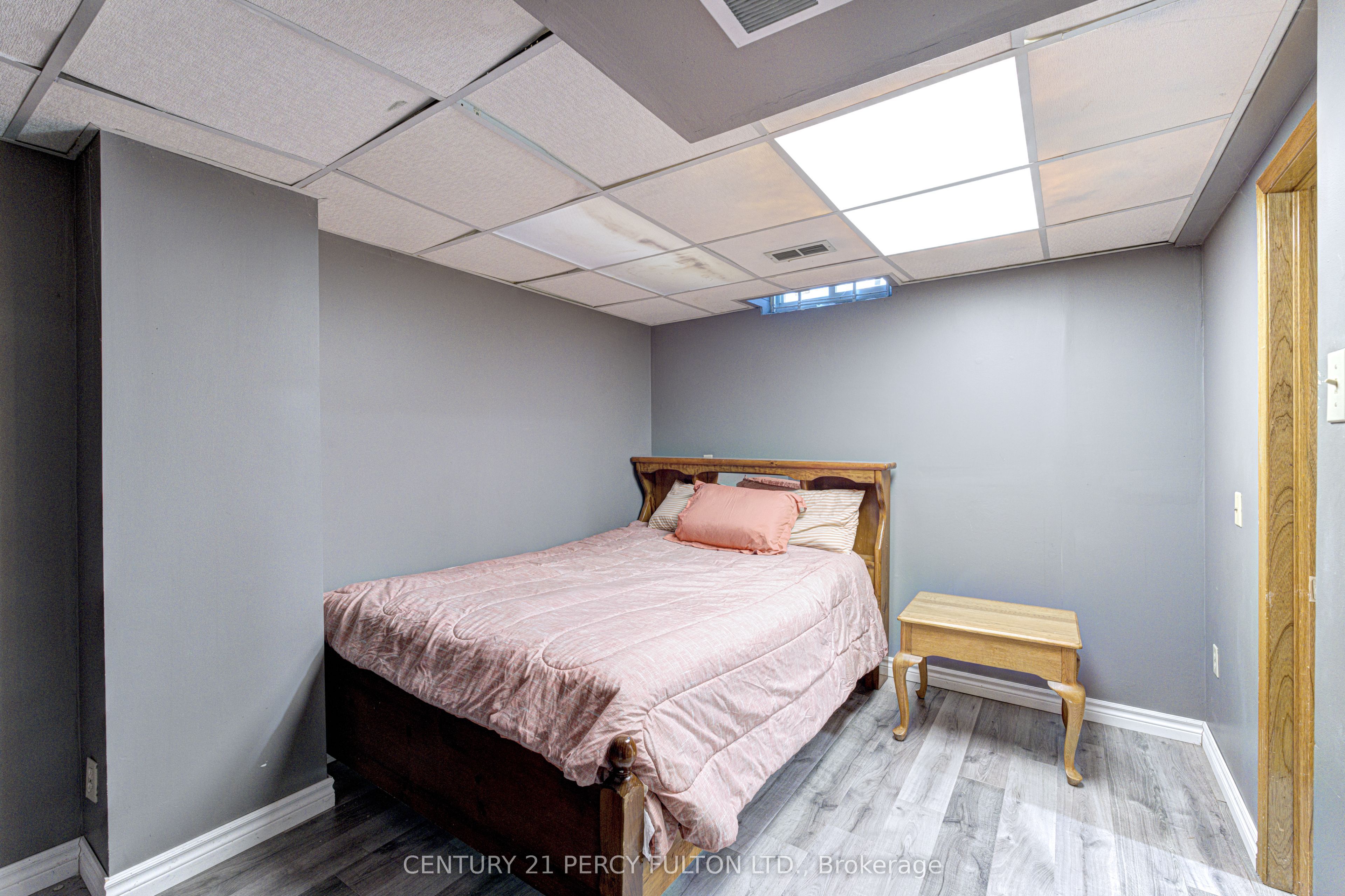 1042 Wetherby Lane Property Photo 34