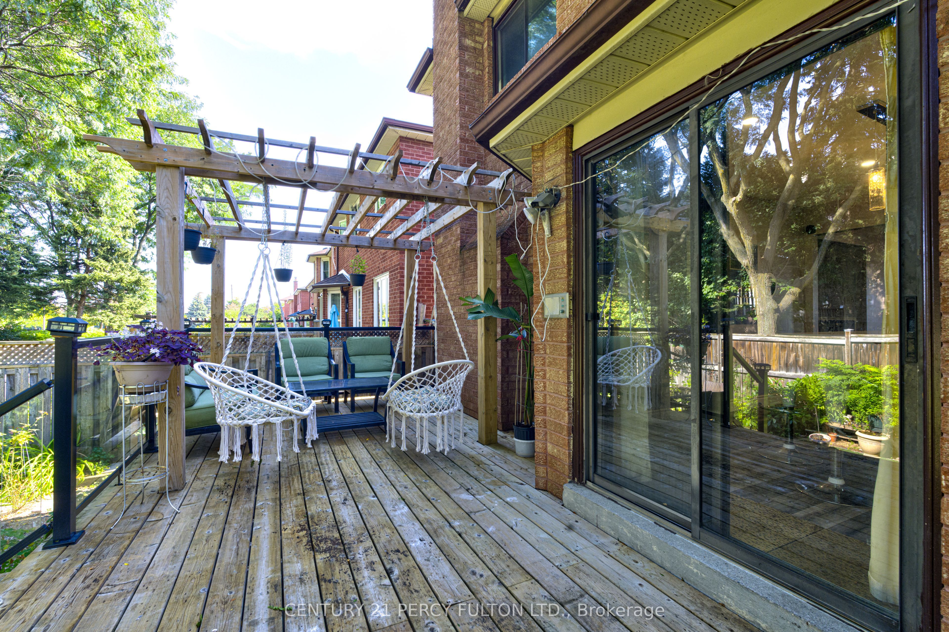 1042 Wetherby Lane Property Photo 37