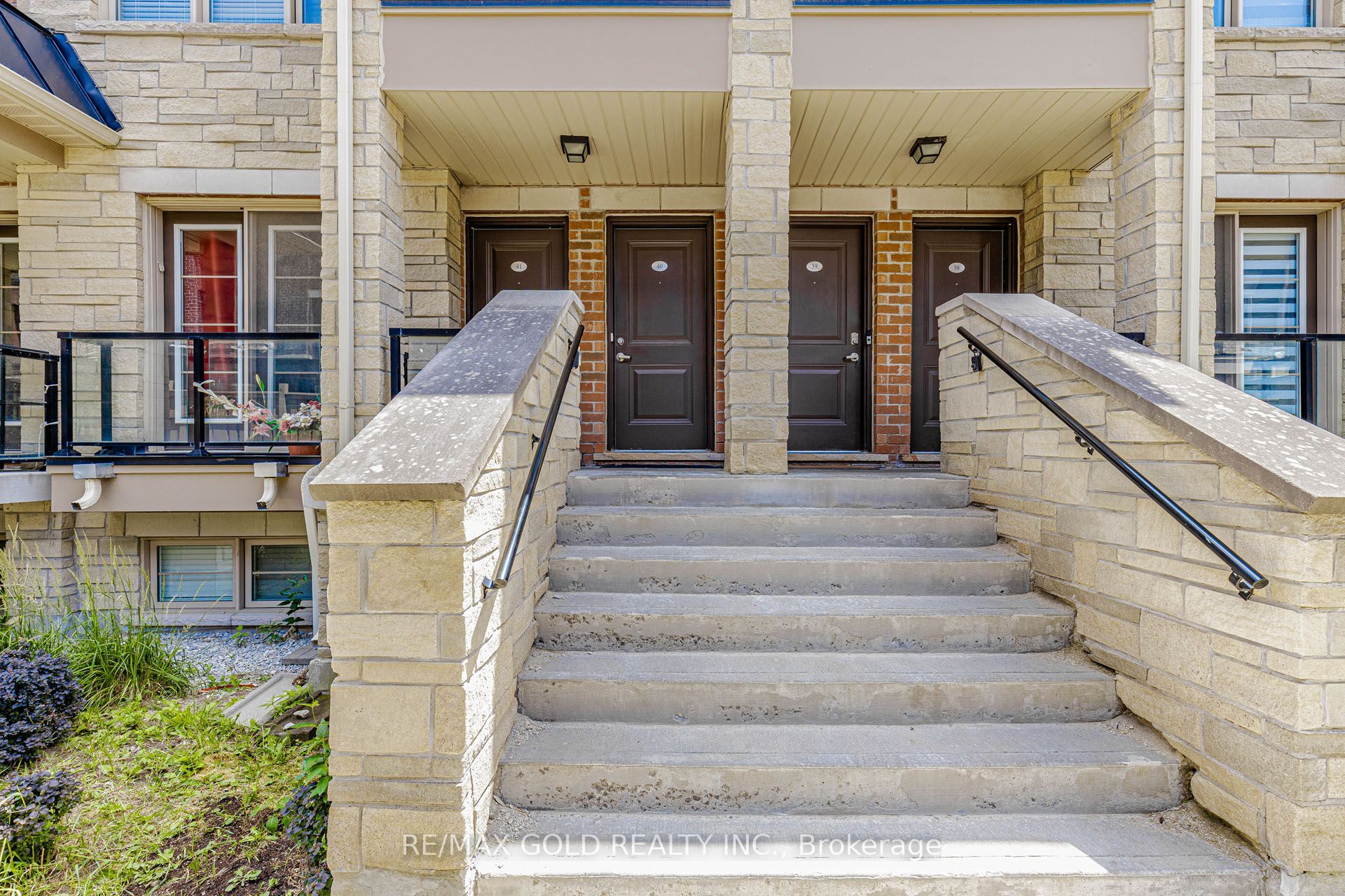 200 Veterans Drive # 40 Property Photo 2