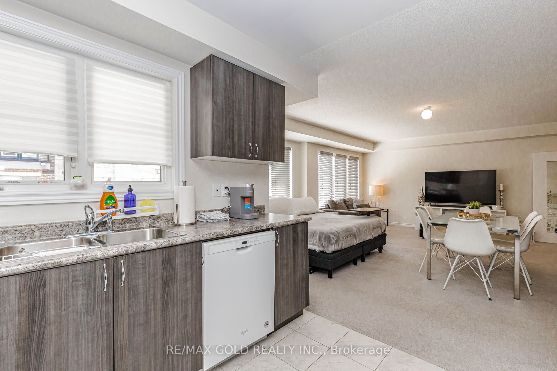 200 Veterans Drive # 40 Property Photo 11