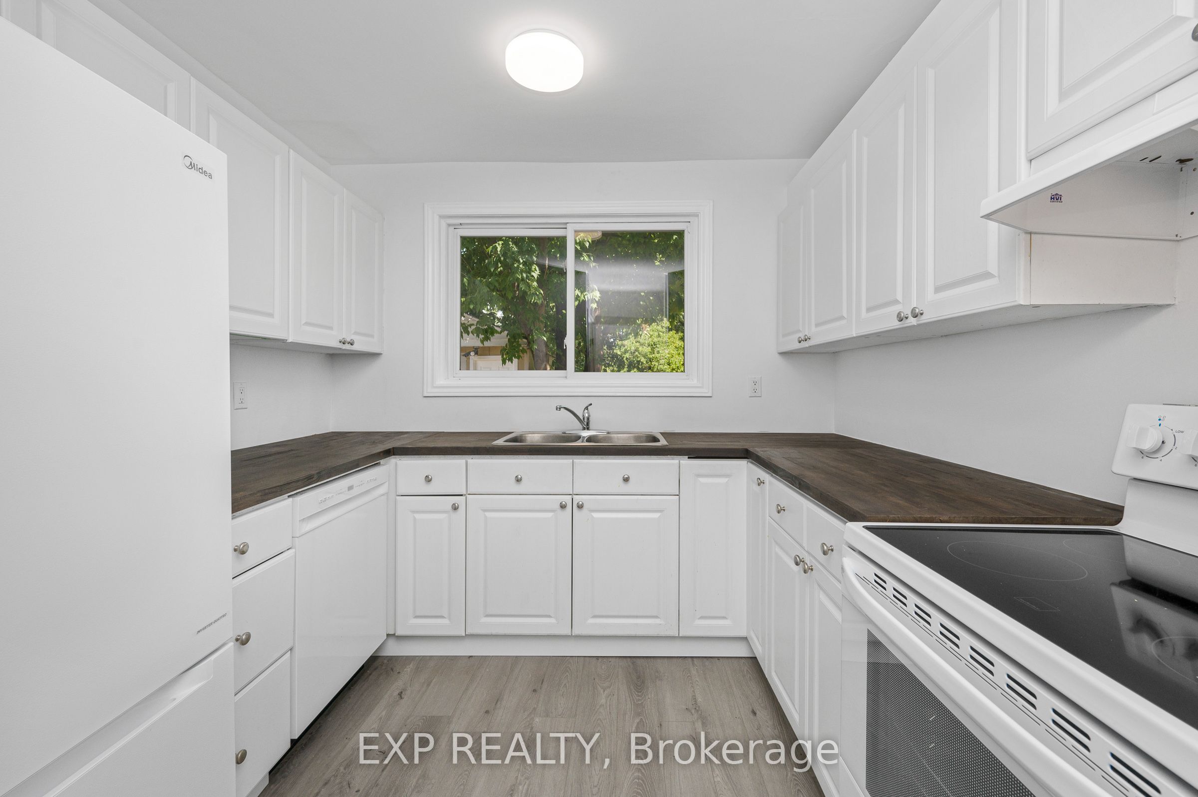 132 Heslop Road Property Photo 16