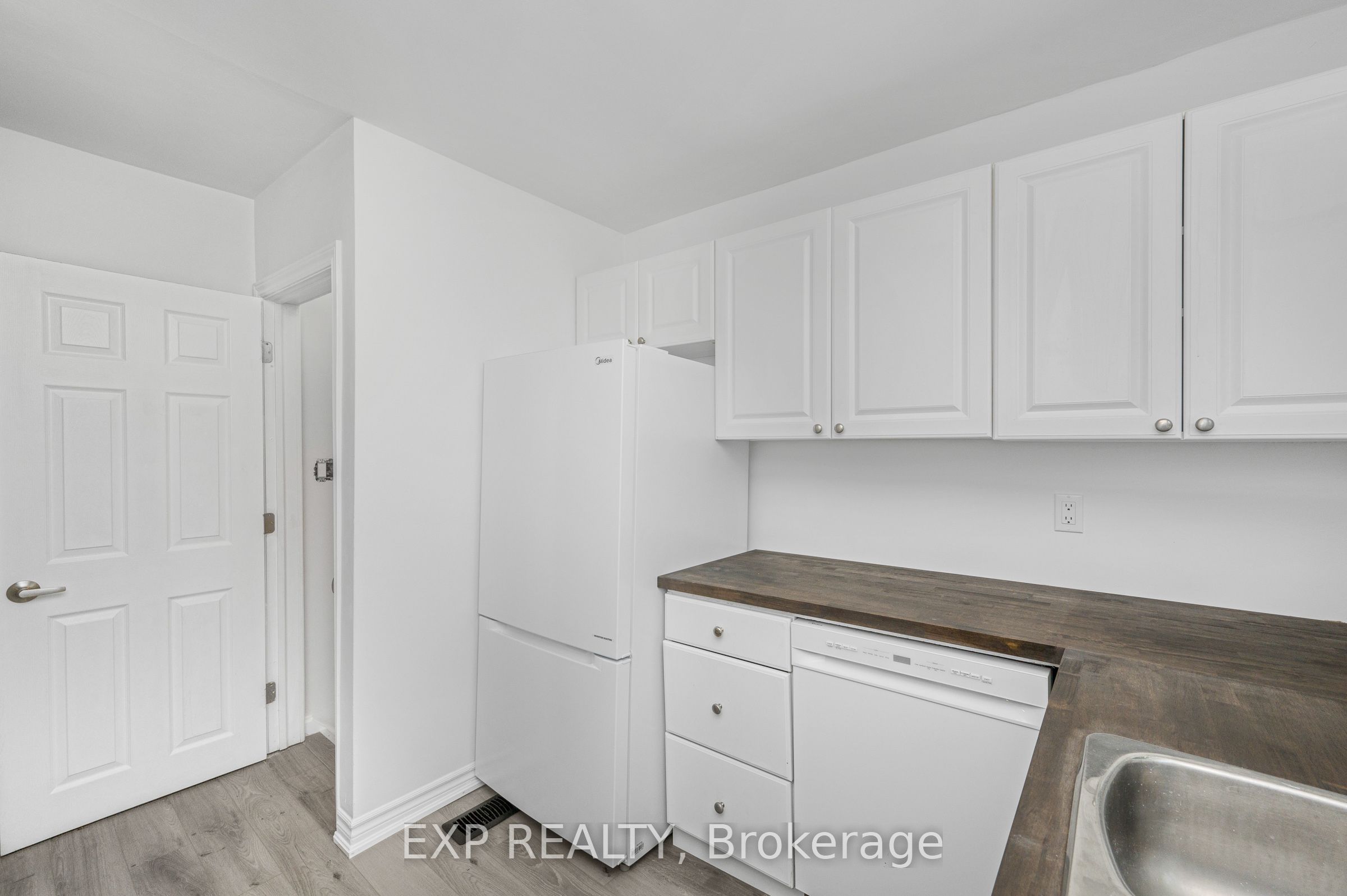 132 Heslop Road Property Photo 17