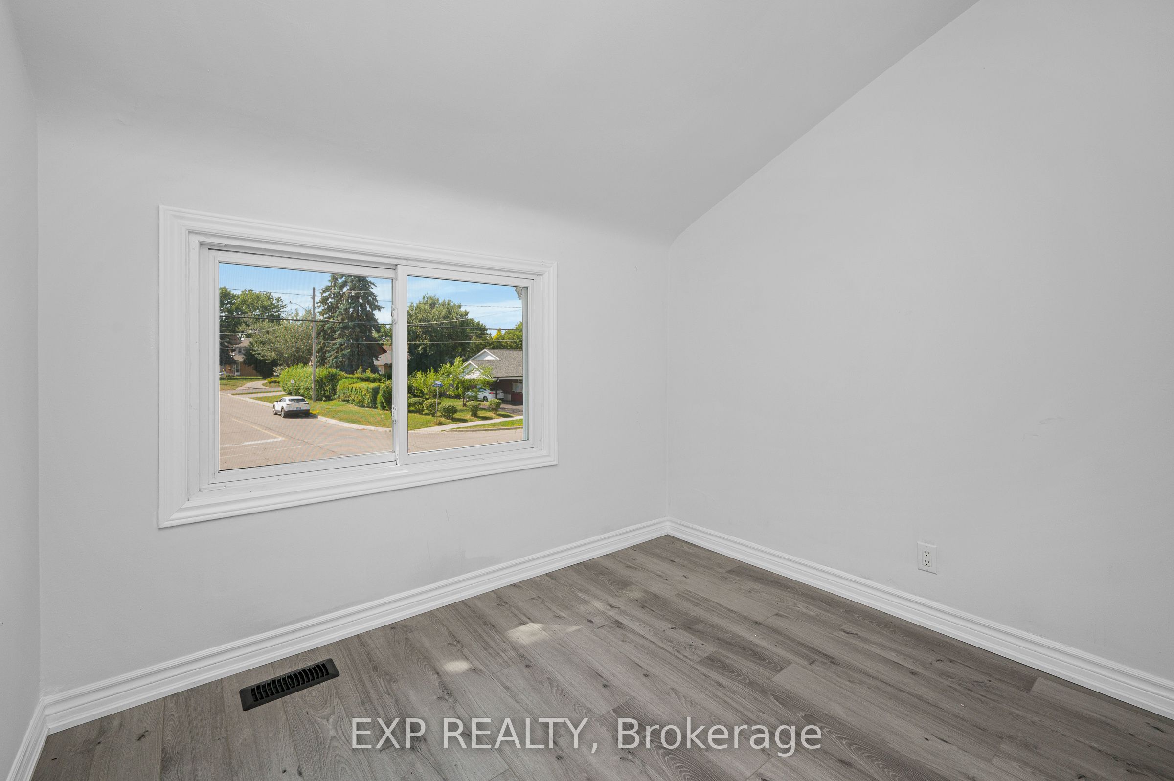 132 Heslop Road Property Photo 28