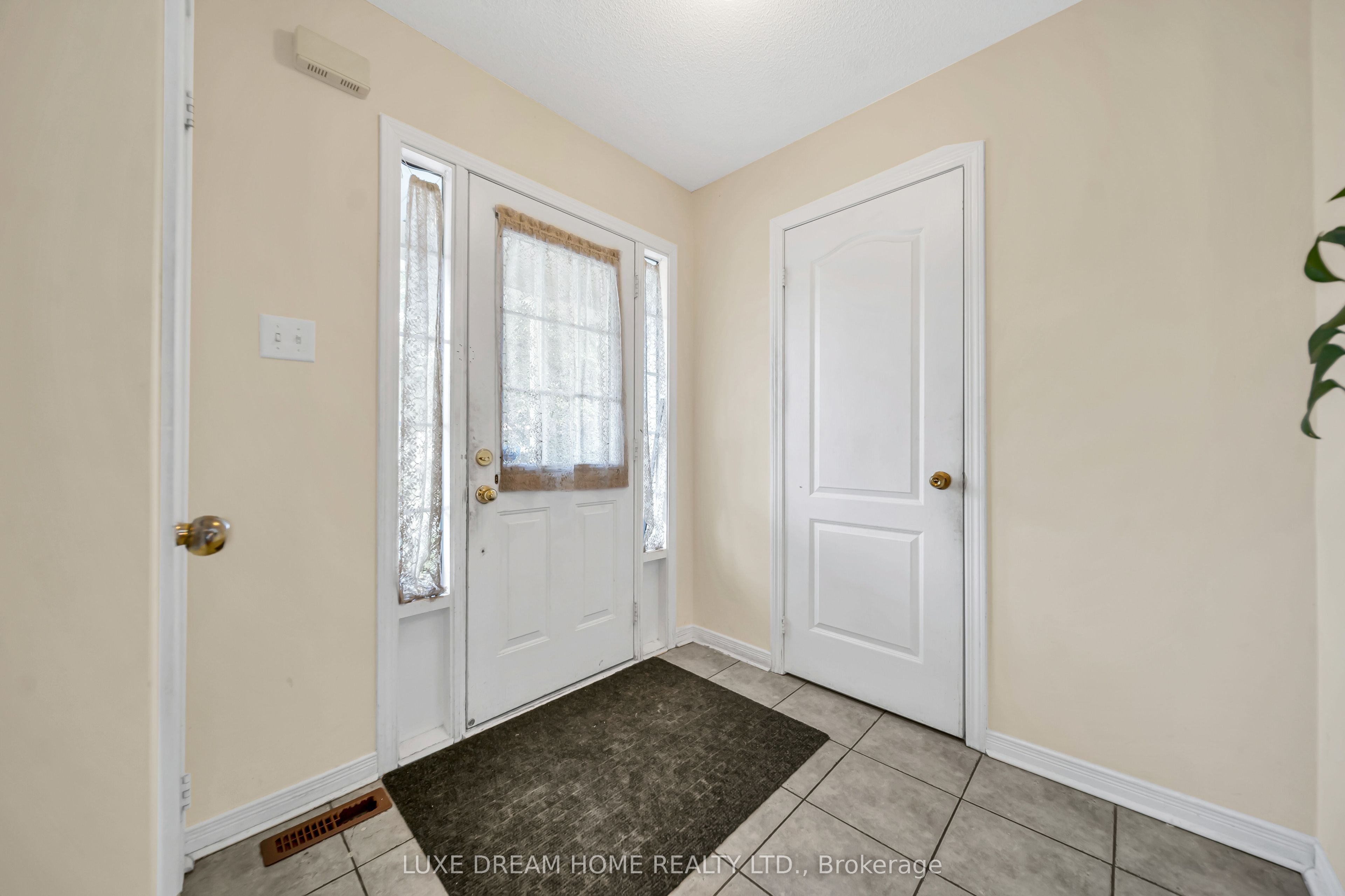 7 Grape Trail Property Photo 4