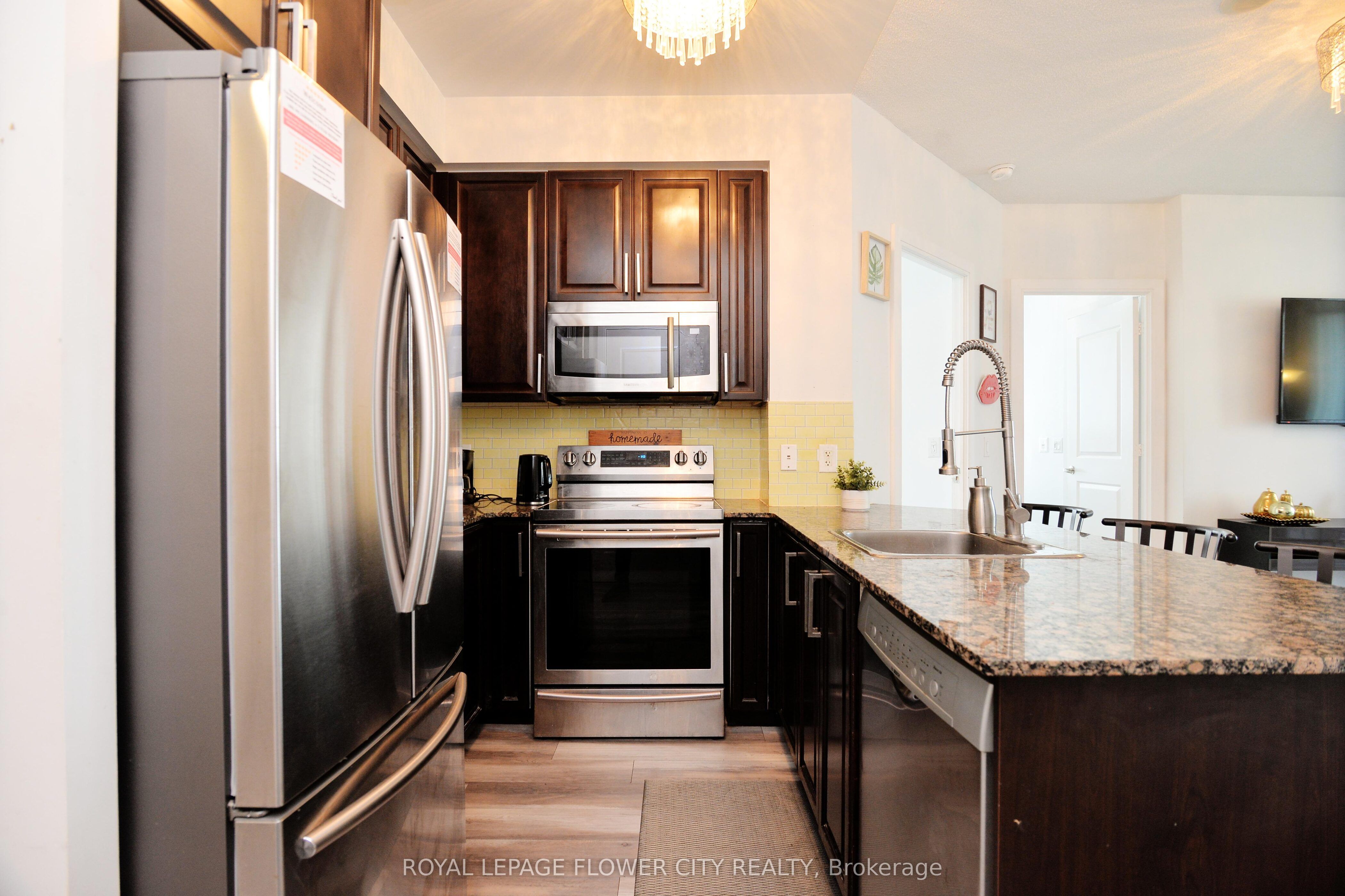 330 Burnhamthorpe Road W 1902 Property Photo 14