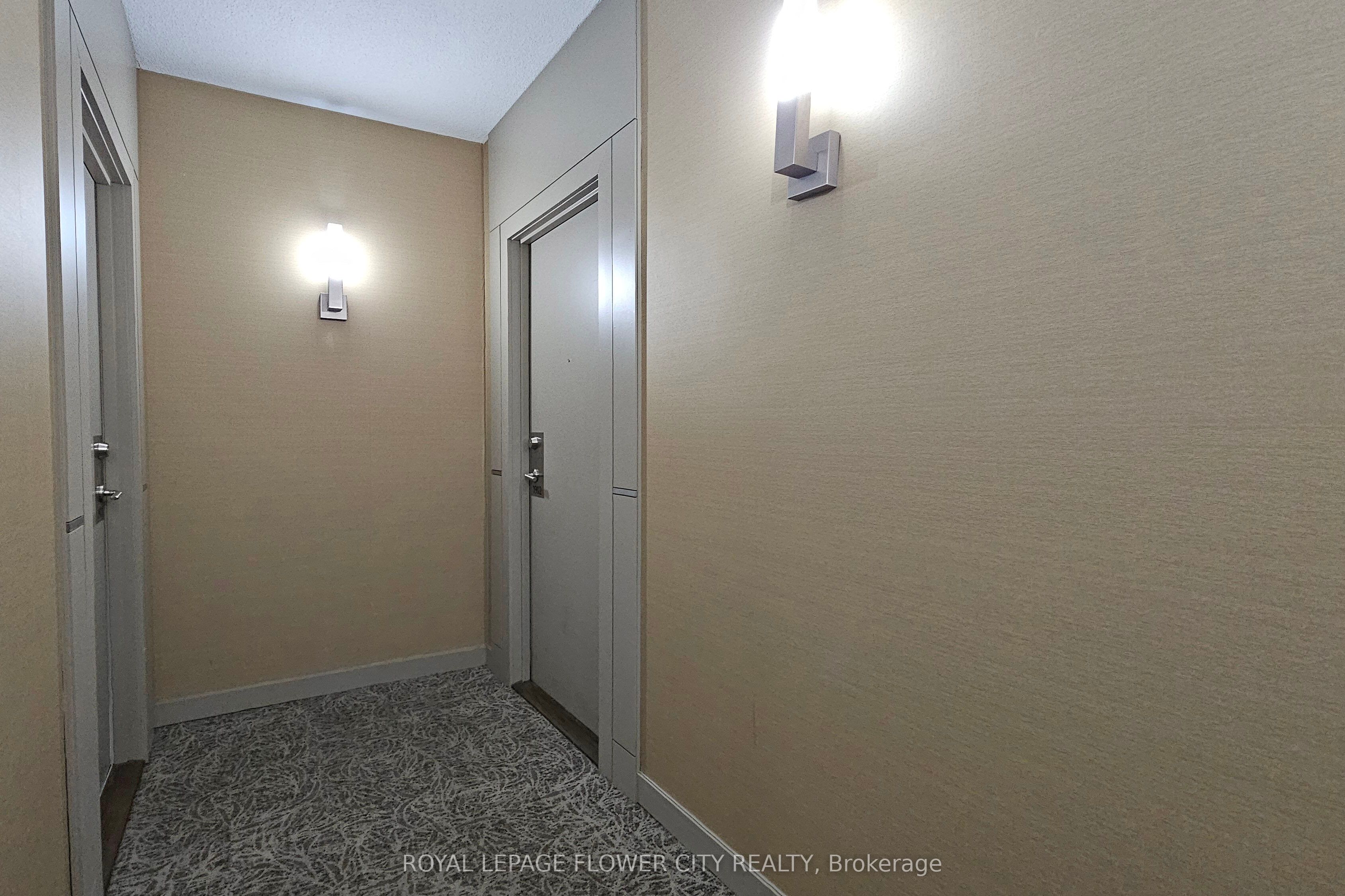 330 Burnhamthorpe Road W 1902 Property Photo 32