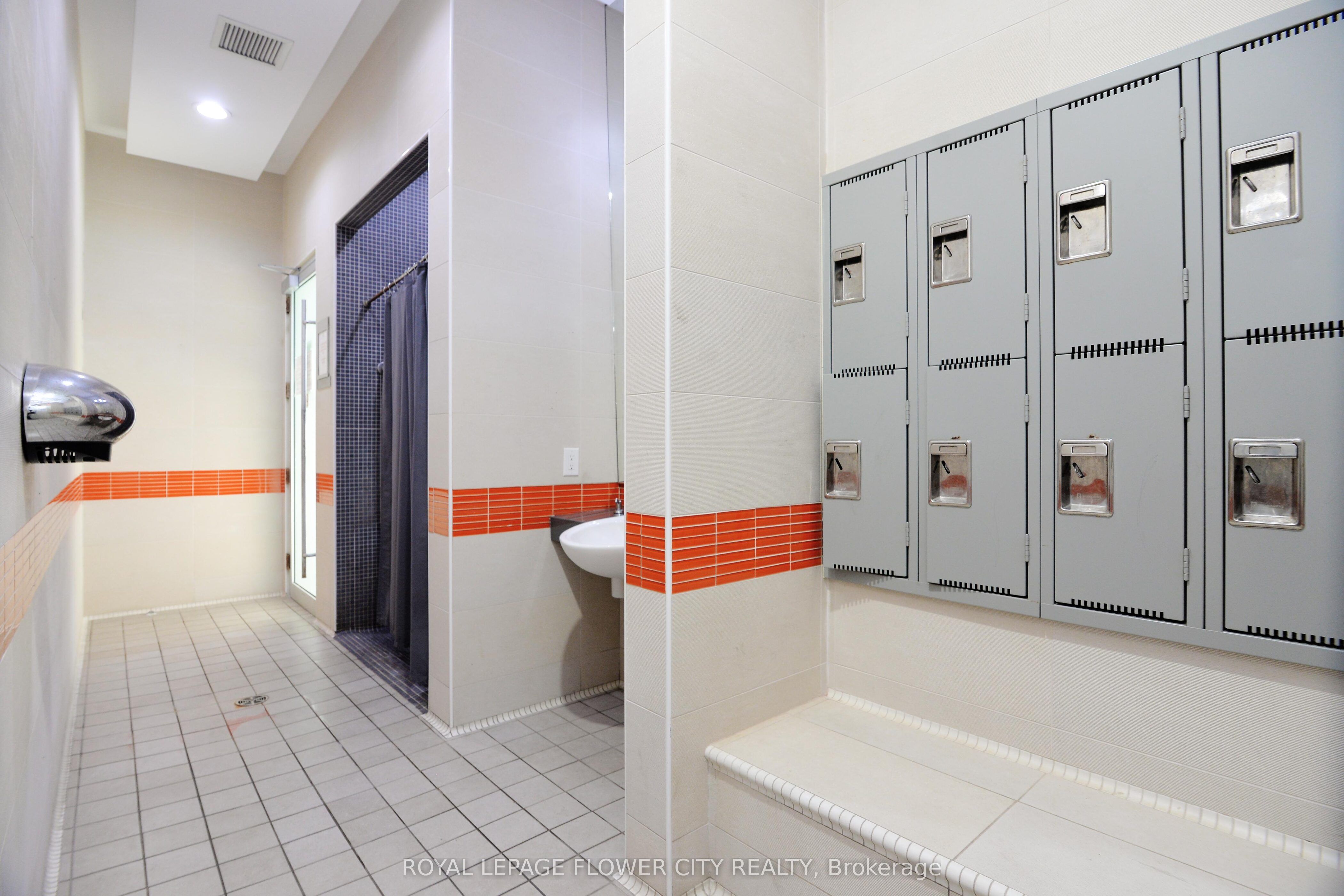 330 Burnhamthorpe Road W 1902 Property Photo 40
