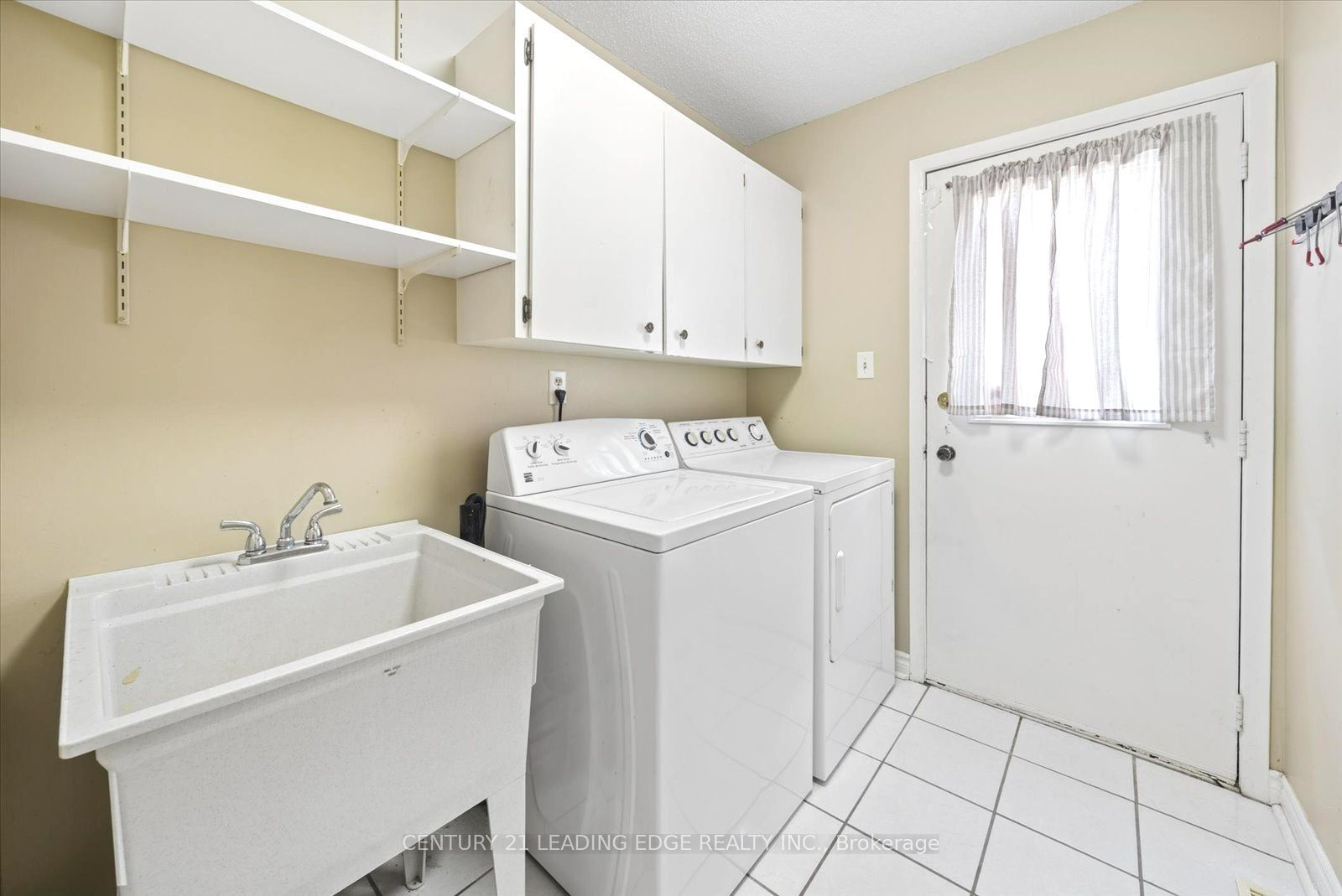 3074 Tours Road Property Photo 29