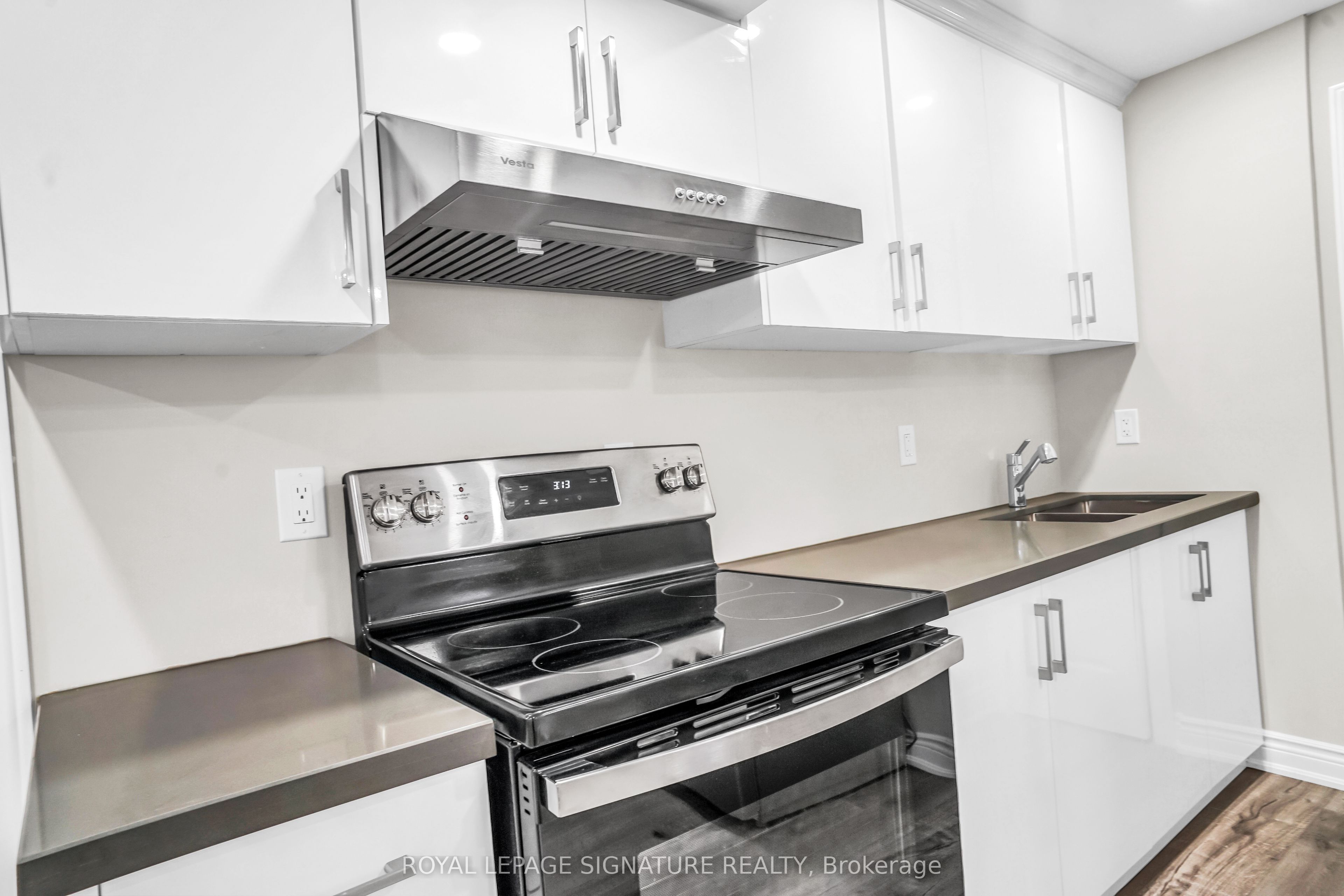 1466 Kovachik Boulevard (basement Unit# 2) Property Photo 6
