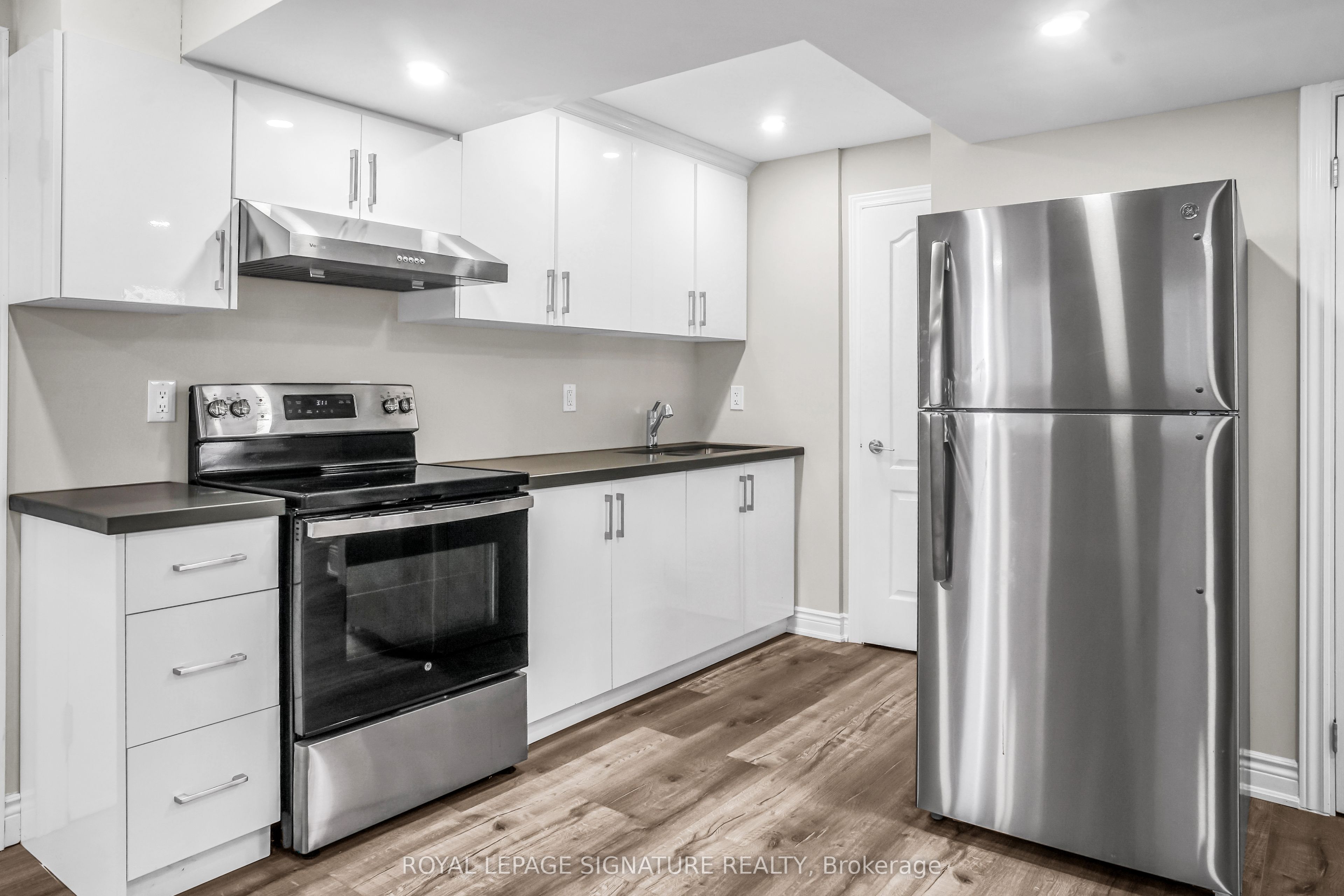 1466 Kovachik Boulevard (basement Unit# 2) Property Photo 8