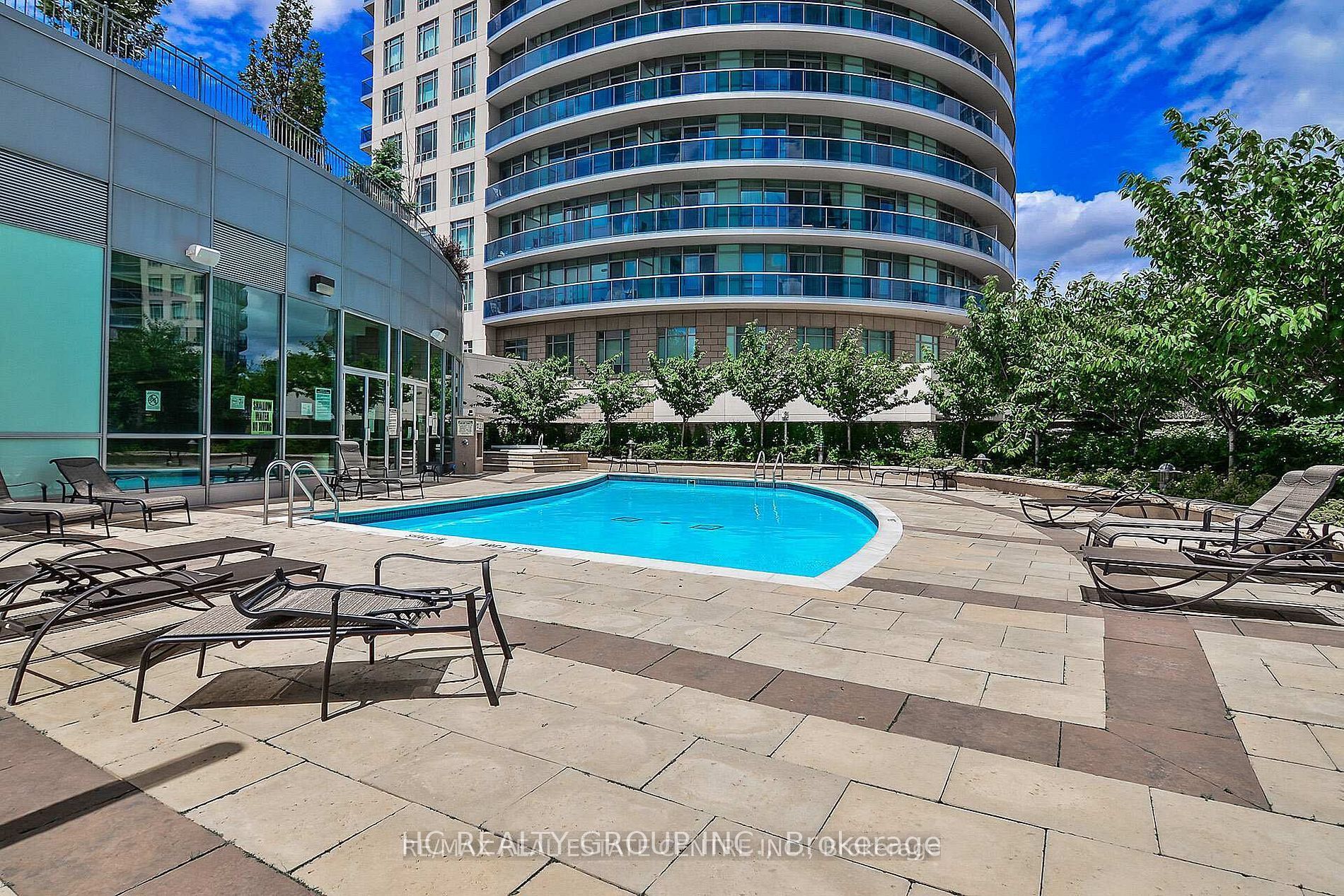 50 Absolute Avenue 709 Property Photo 5