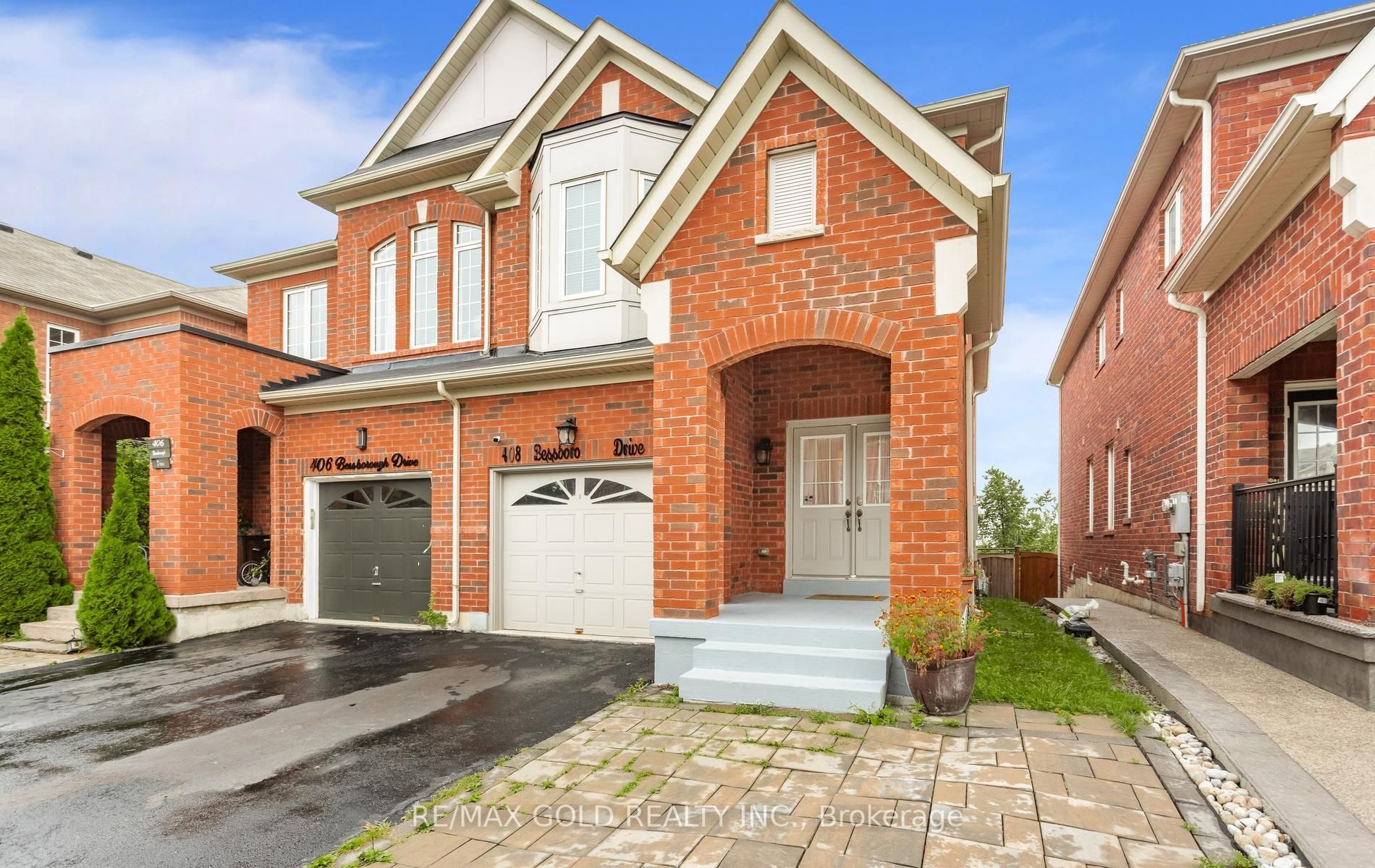 408 Bessborough Drive Property Photo 3