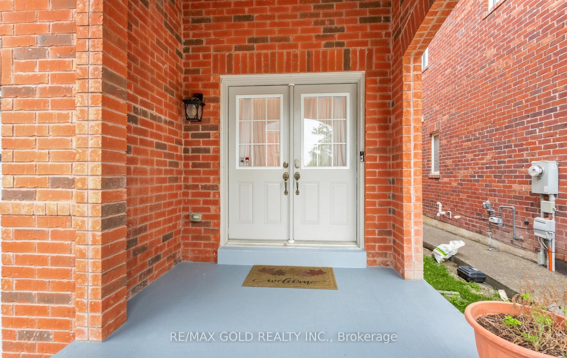 408 Bessborough Drive Property Photo 6