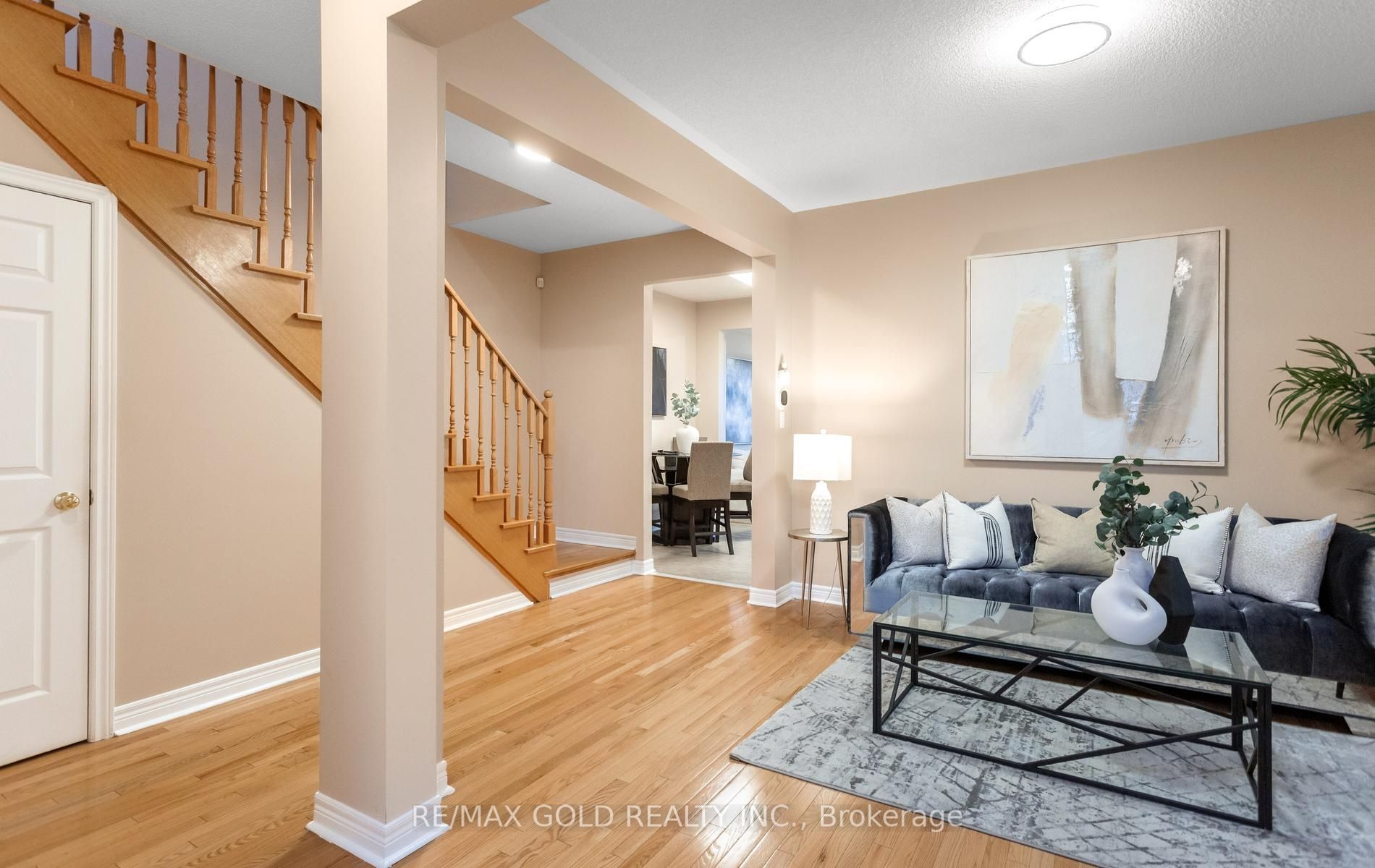 408 Bessborough Drive Property Photo 10