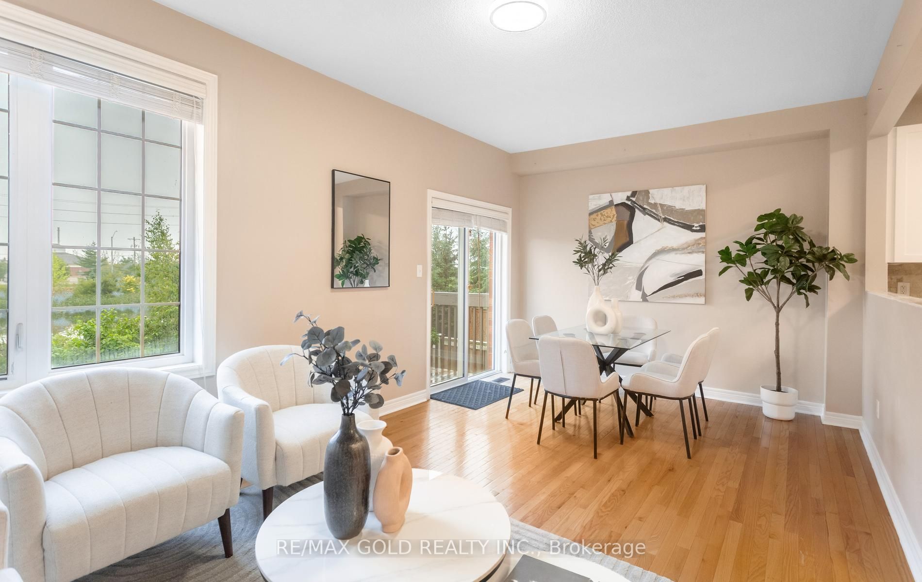 408 Bessborough Drive Property Photo 20