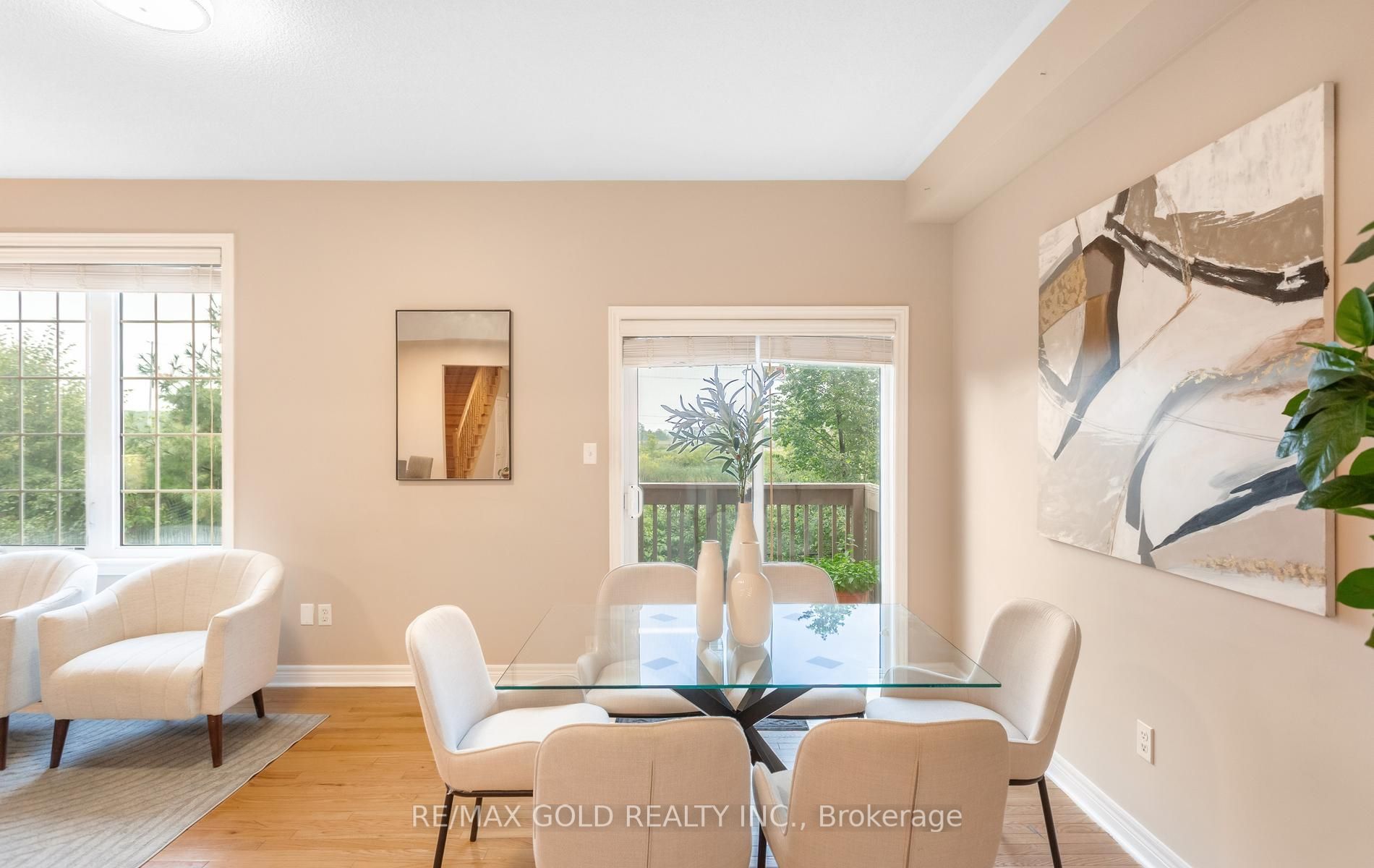 408 Bessborough Drive Property Photo 22