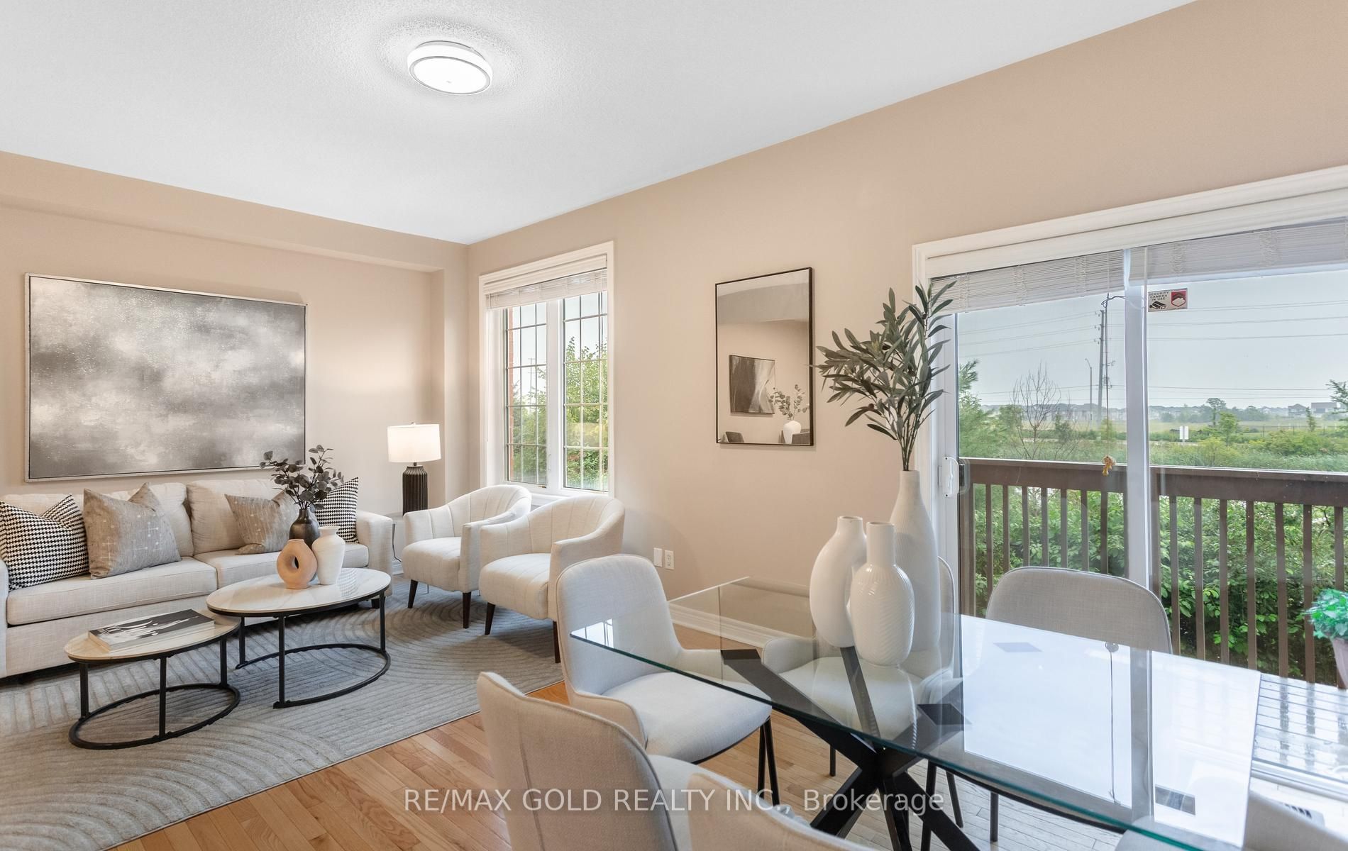 408 Bessborough Drive Property Photo 24