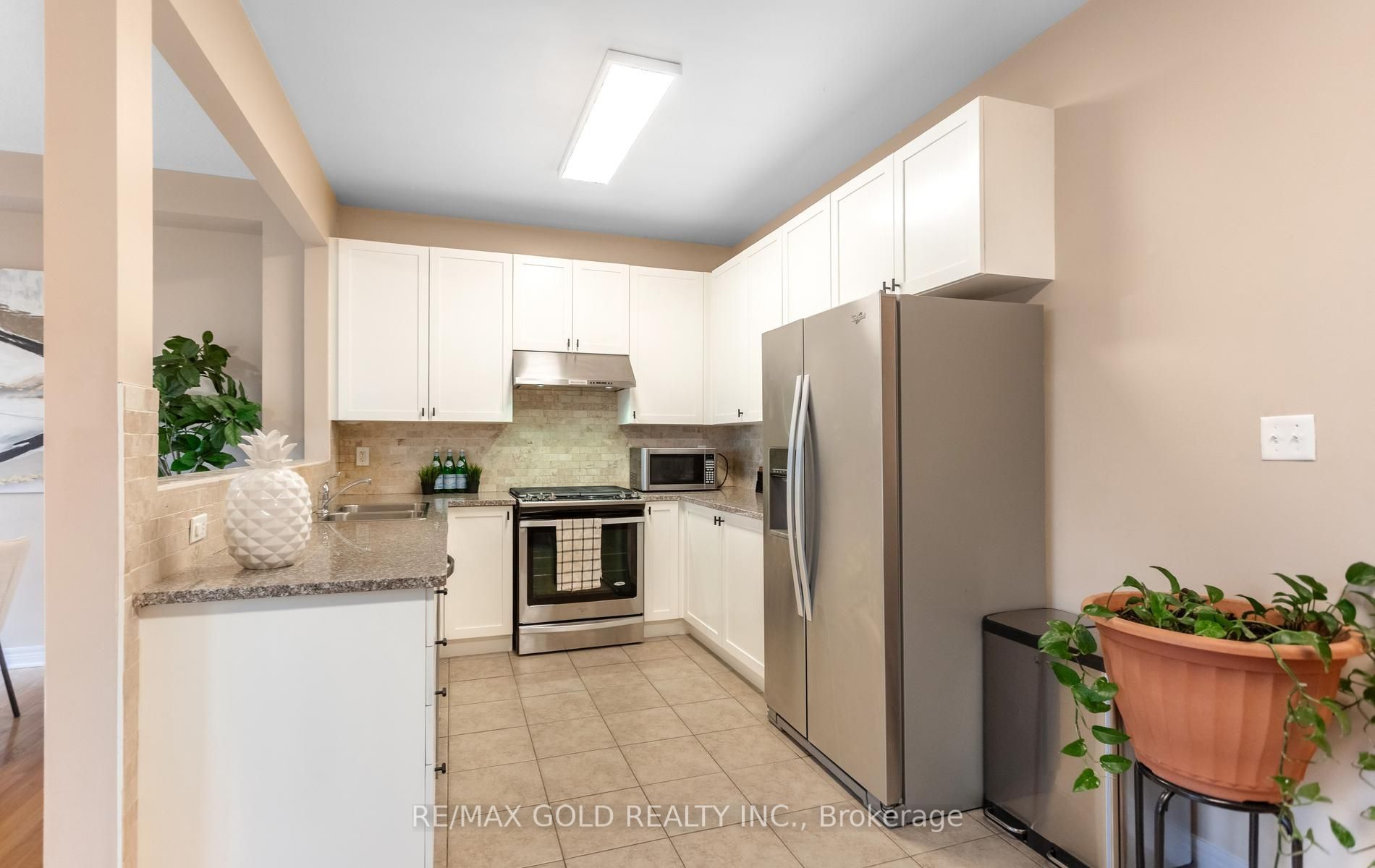 408 Bessborough Drive Property Photo 27