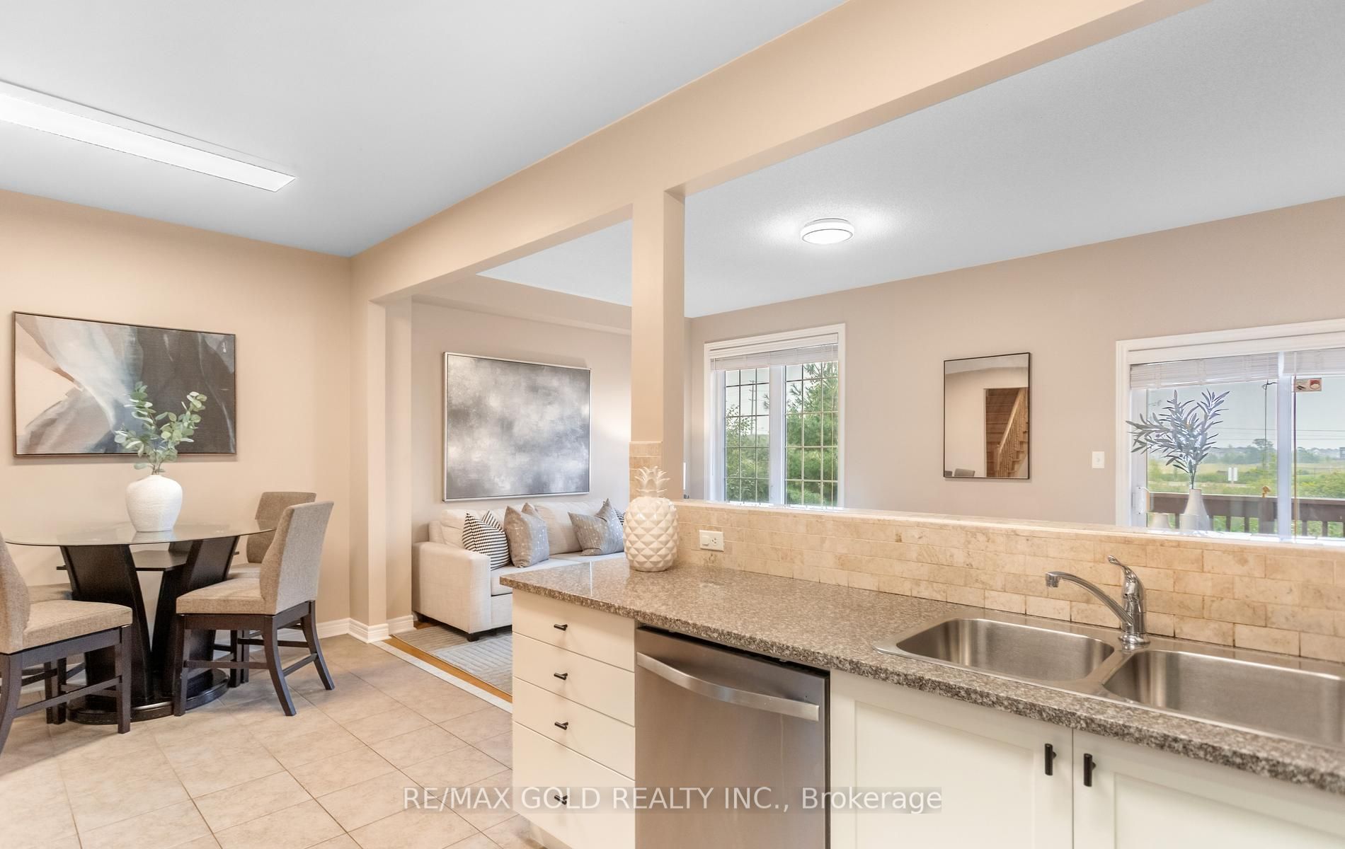 408 Bessborough Drive Property Photo 29