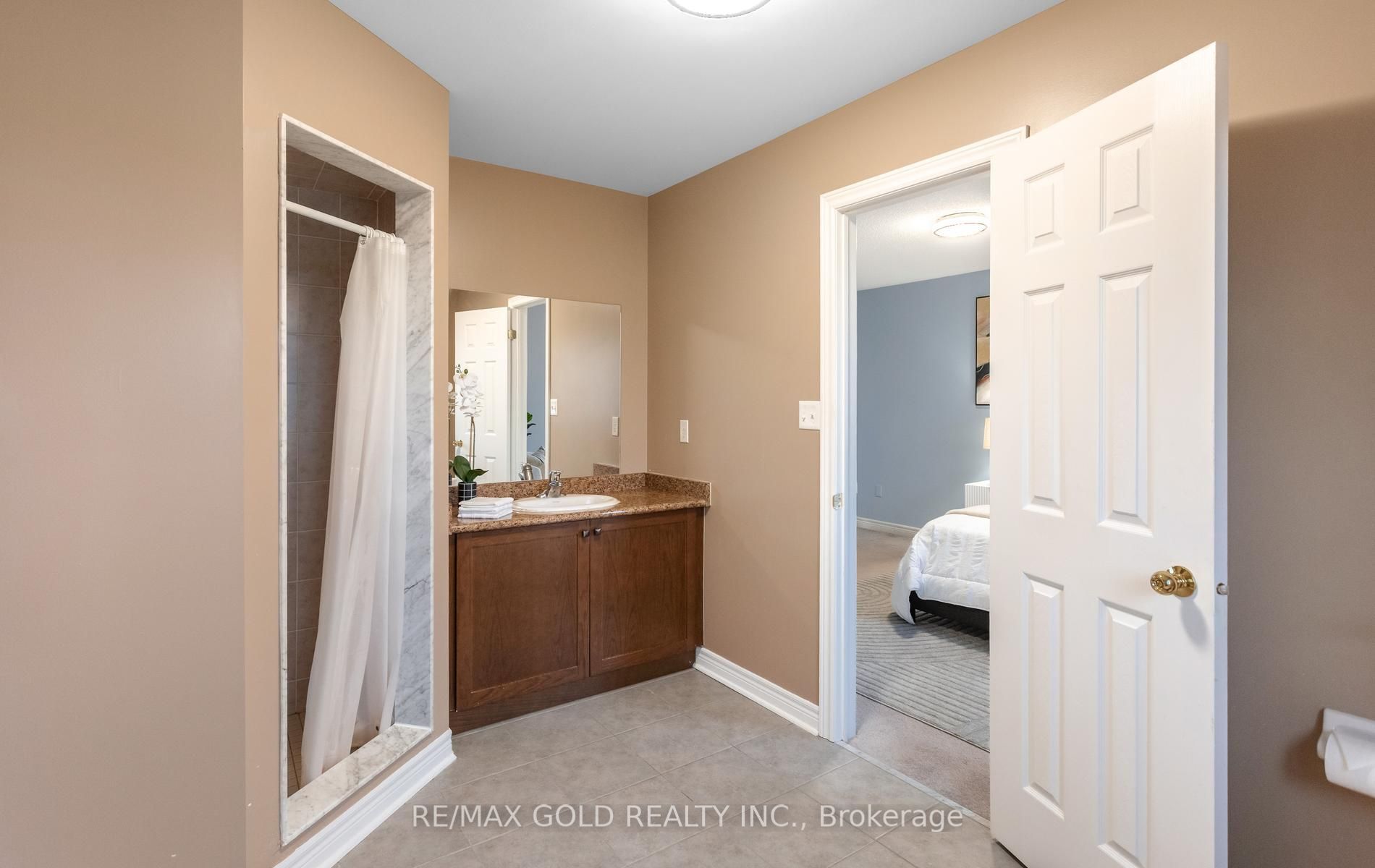 408 Bessborough Drive Property Photo 34