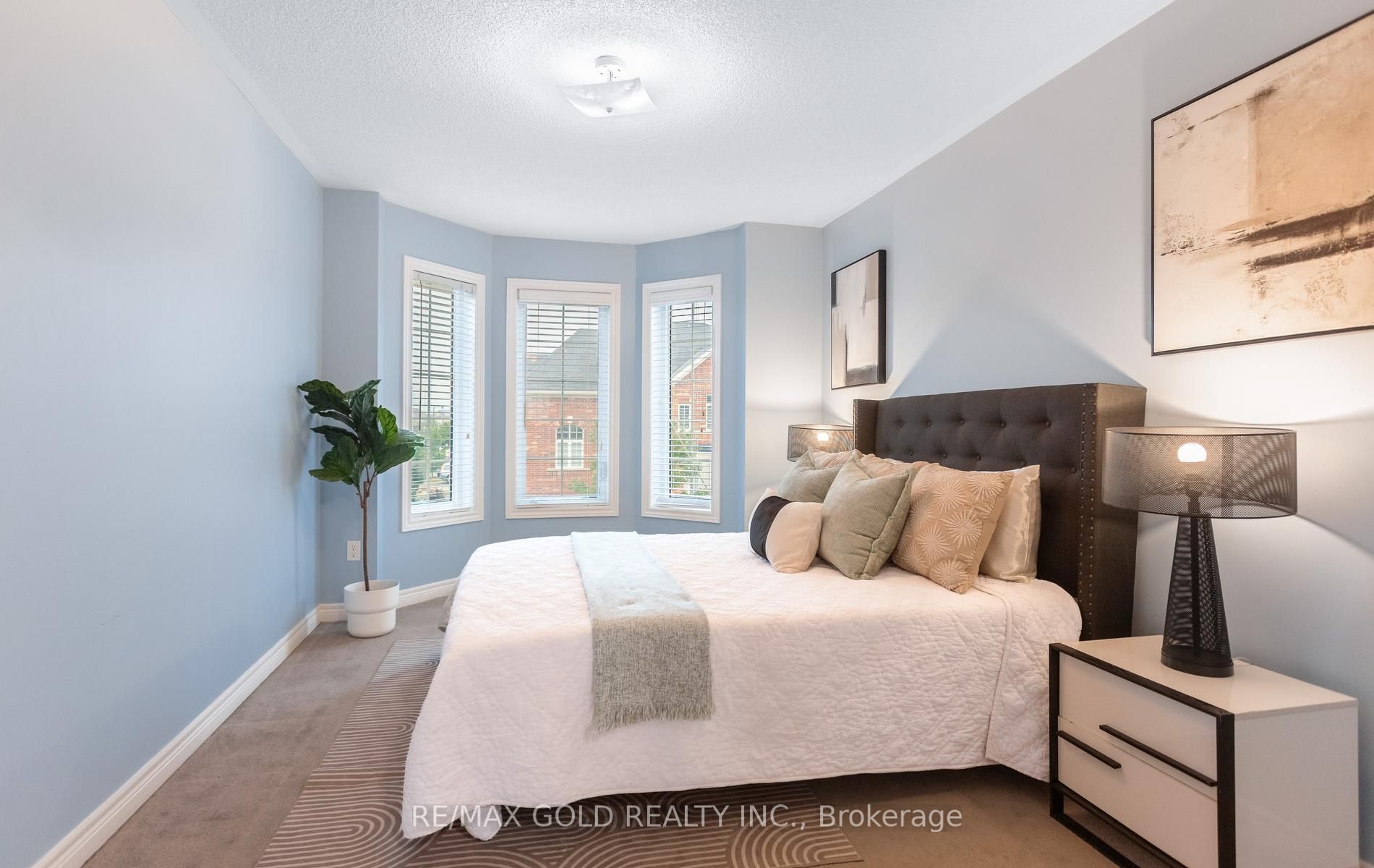 408 Bessborough Drive Property Photo 36