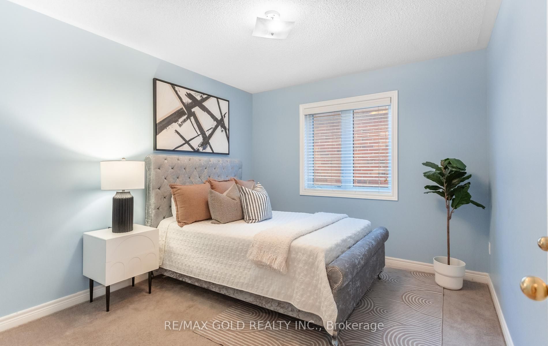 408 Bessborough Drive Property Photo 38