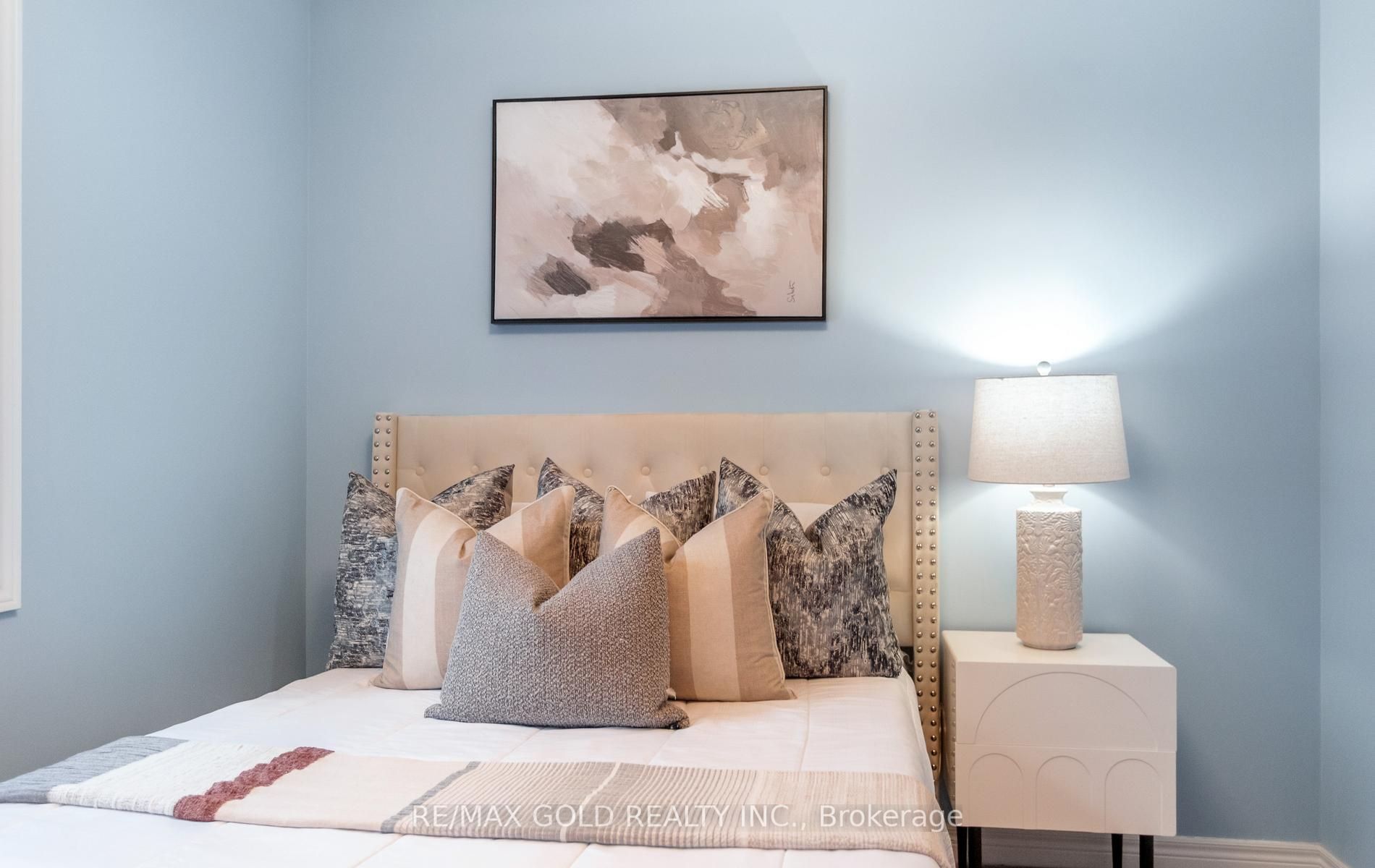 408 Bessborough Drive Property Photo 40