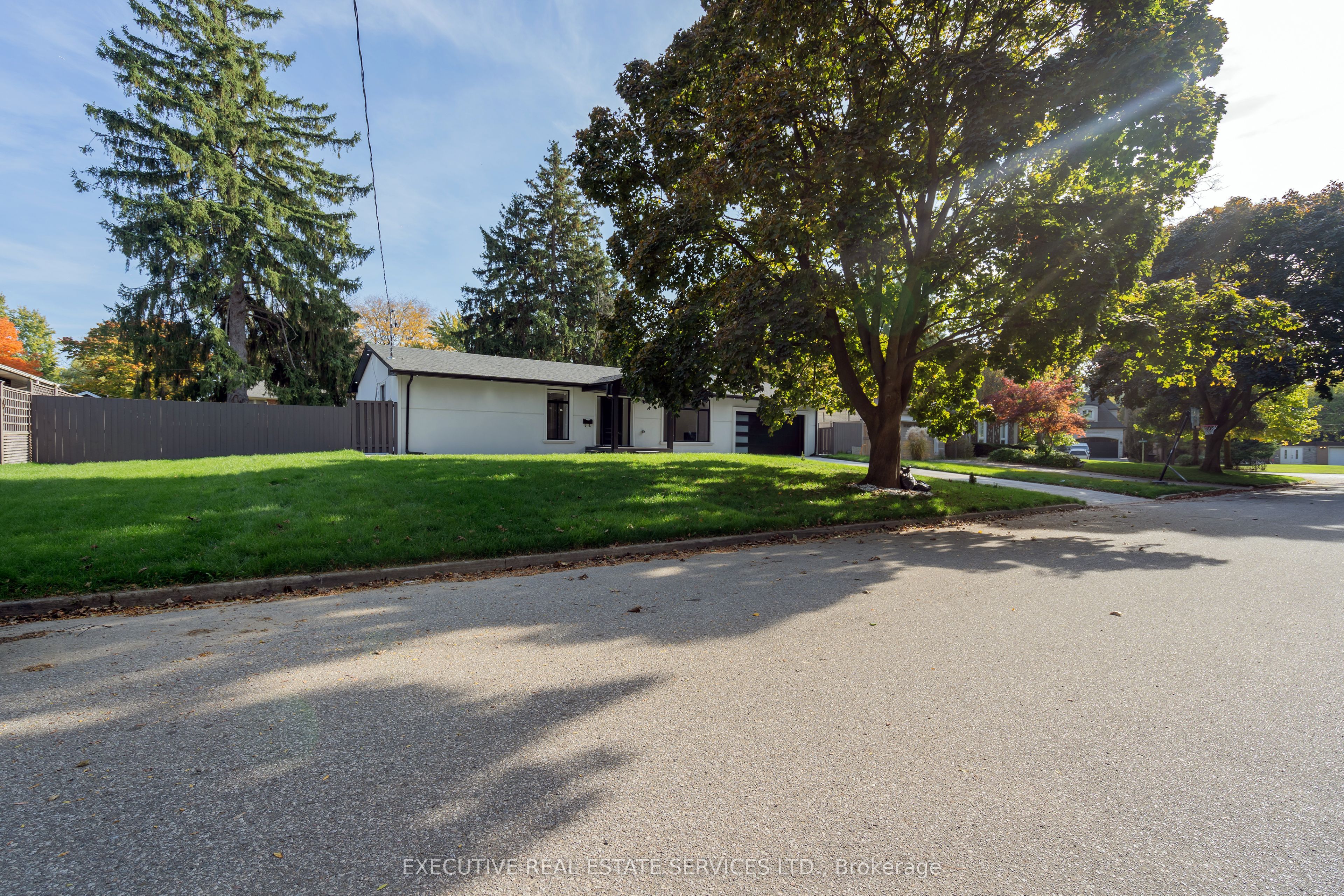 646 Sequin Crescent Property Photo 3
