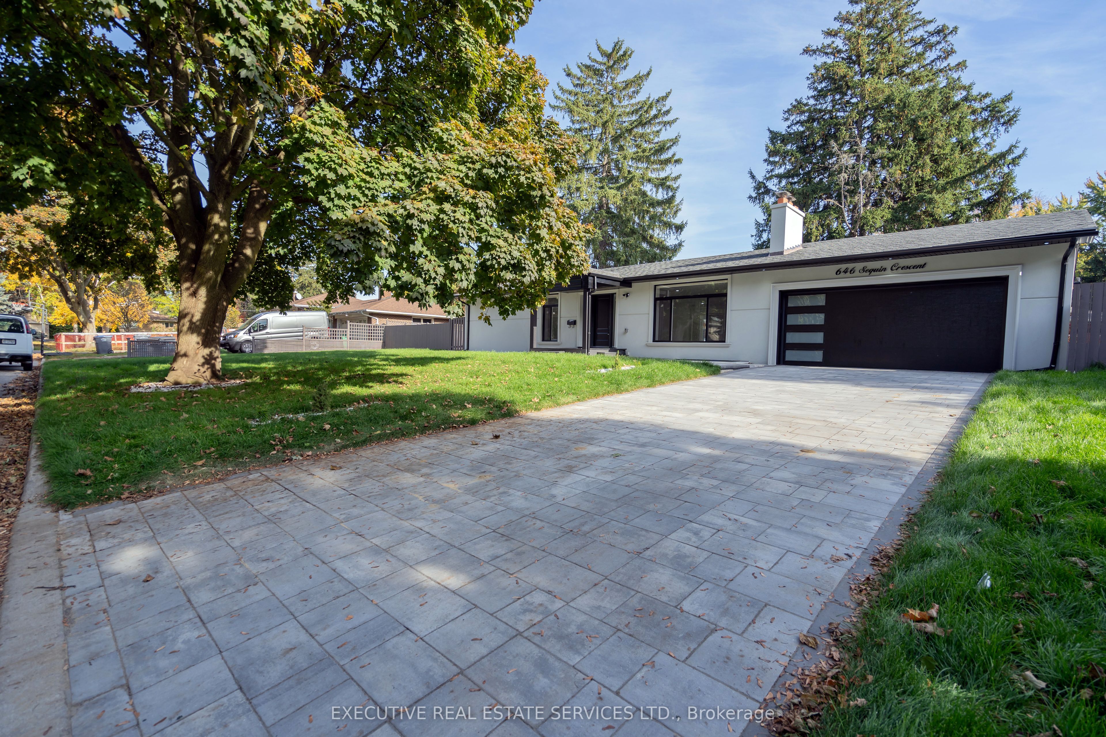 646 Sequin Crescent Property Photo 7