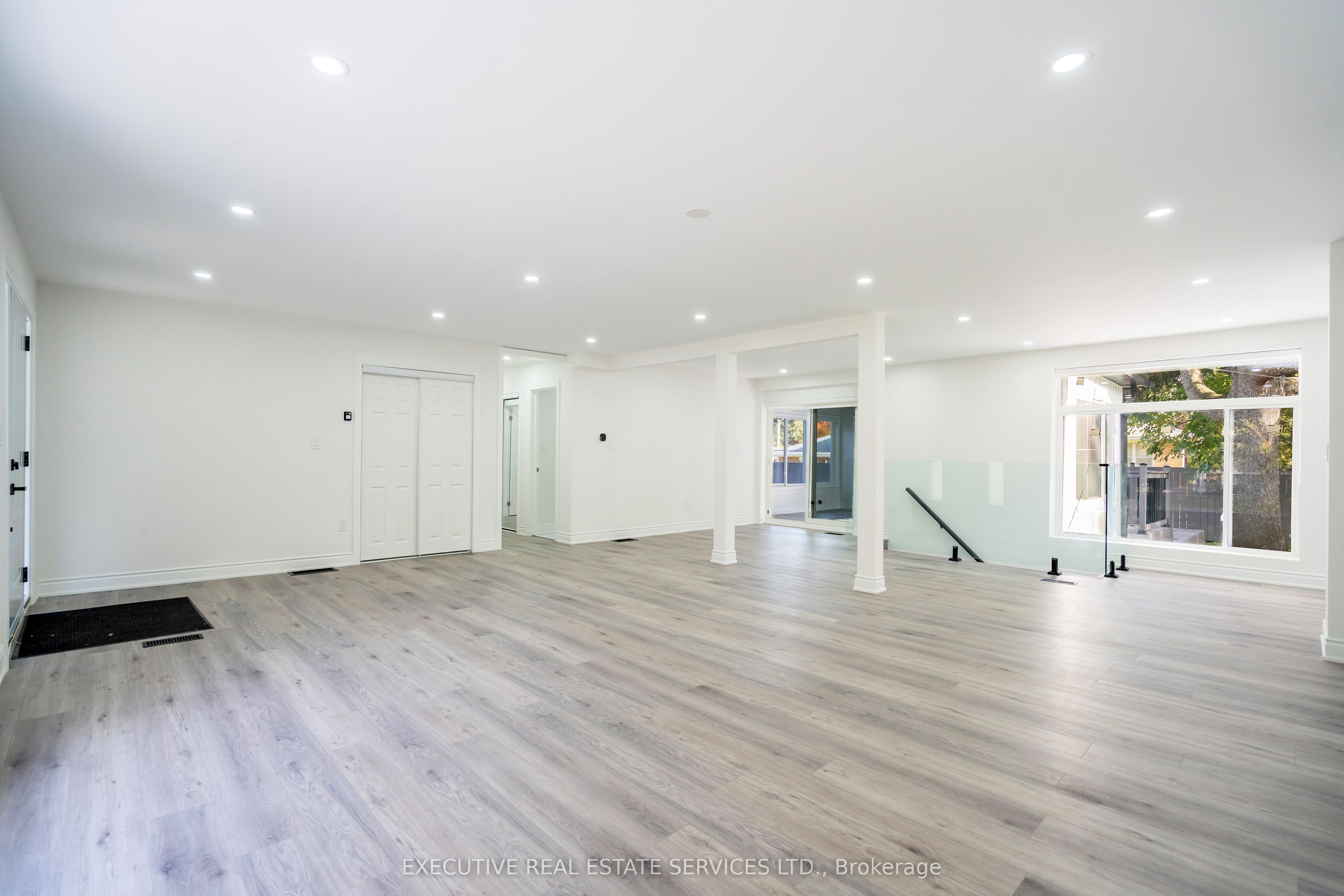 646 Sequin Crescent Property Photo 10