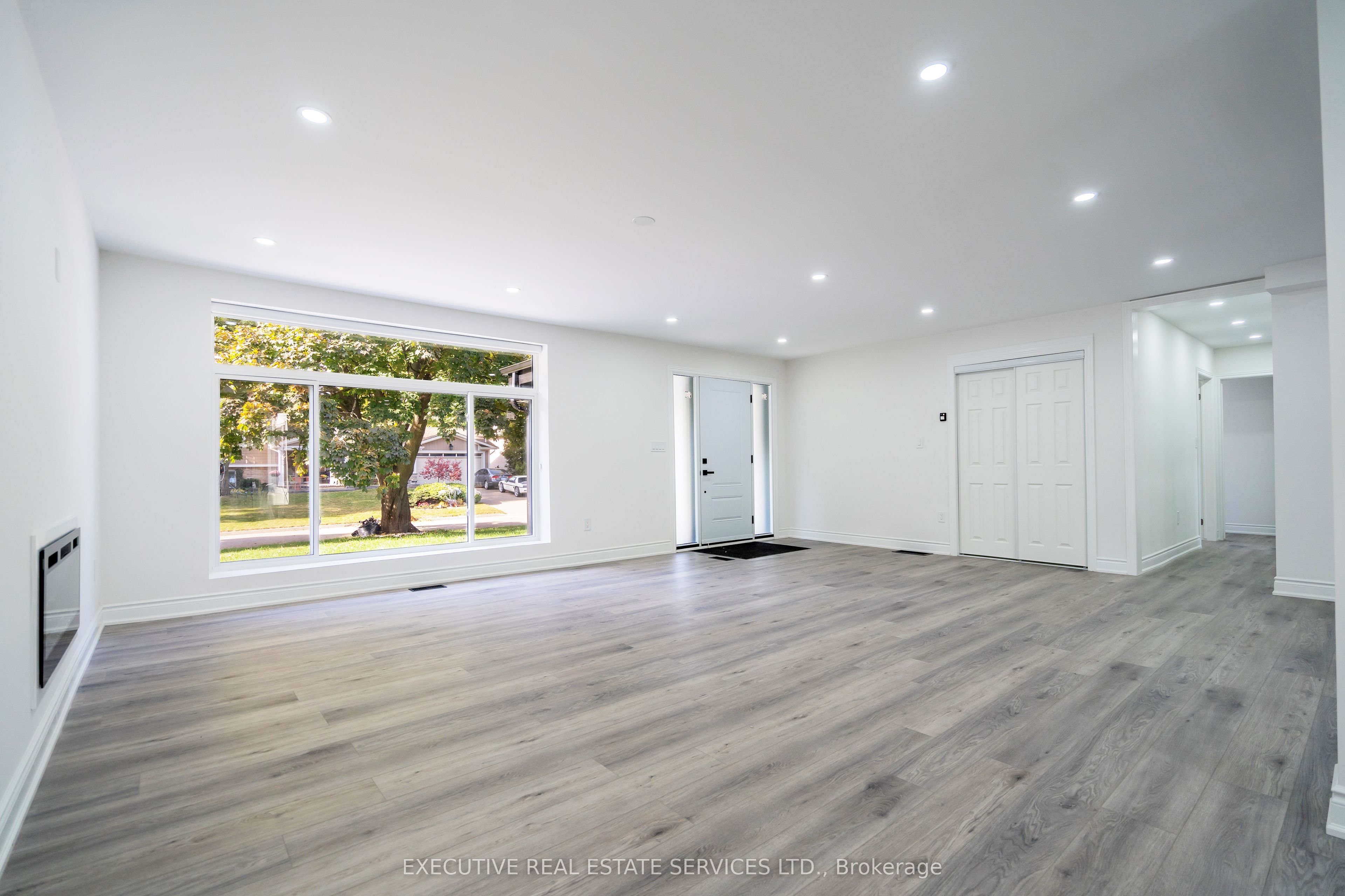 646 Sequin Crescent Property Photo 11