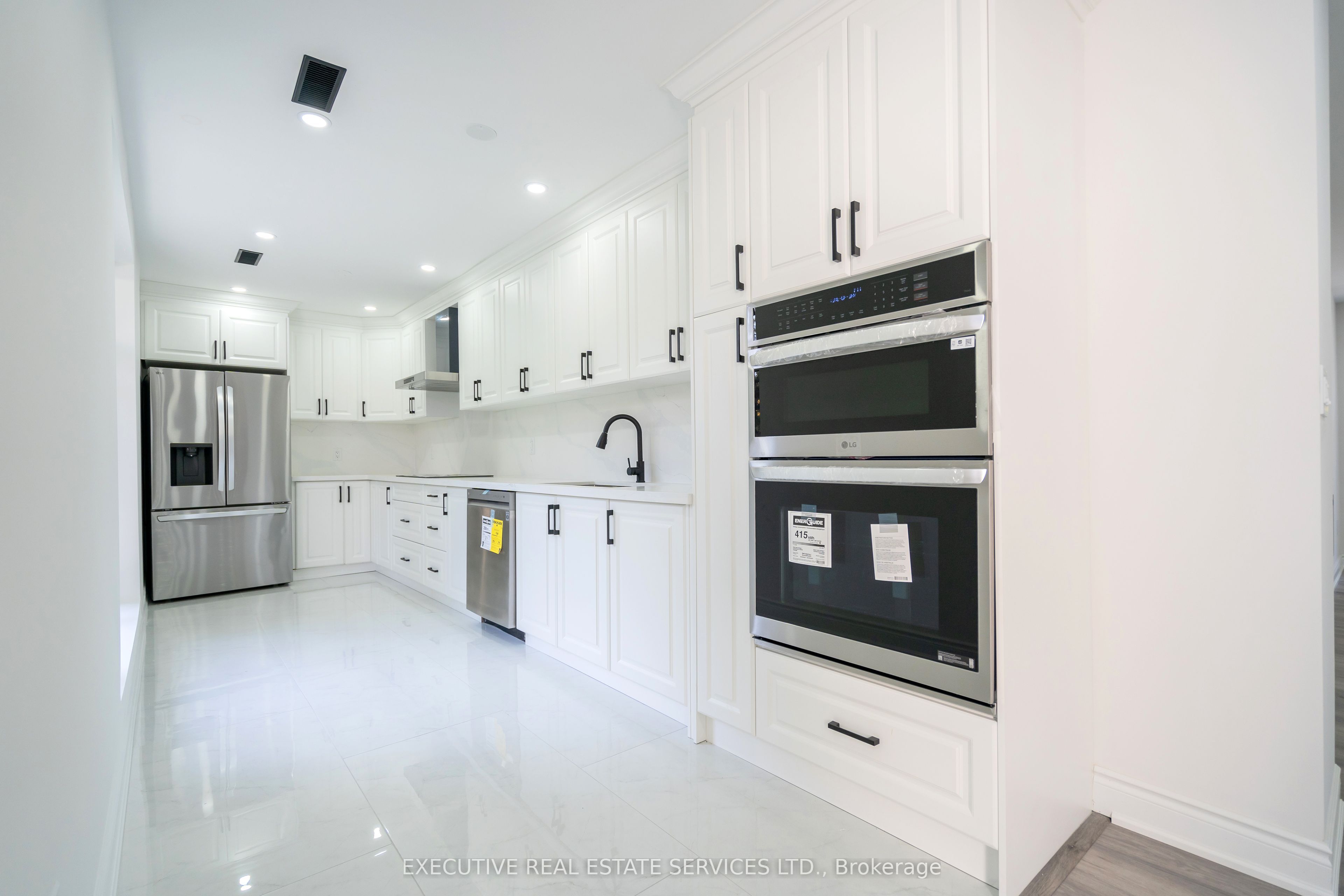 646 Sequin Crescent Property Photo 15