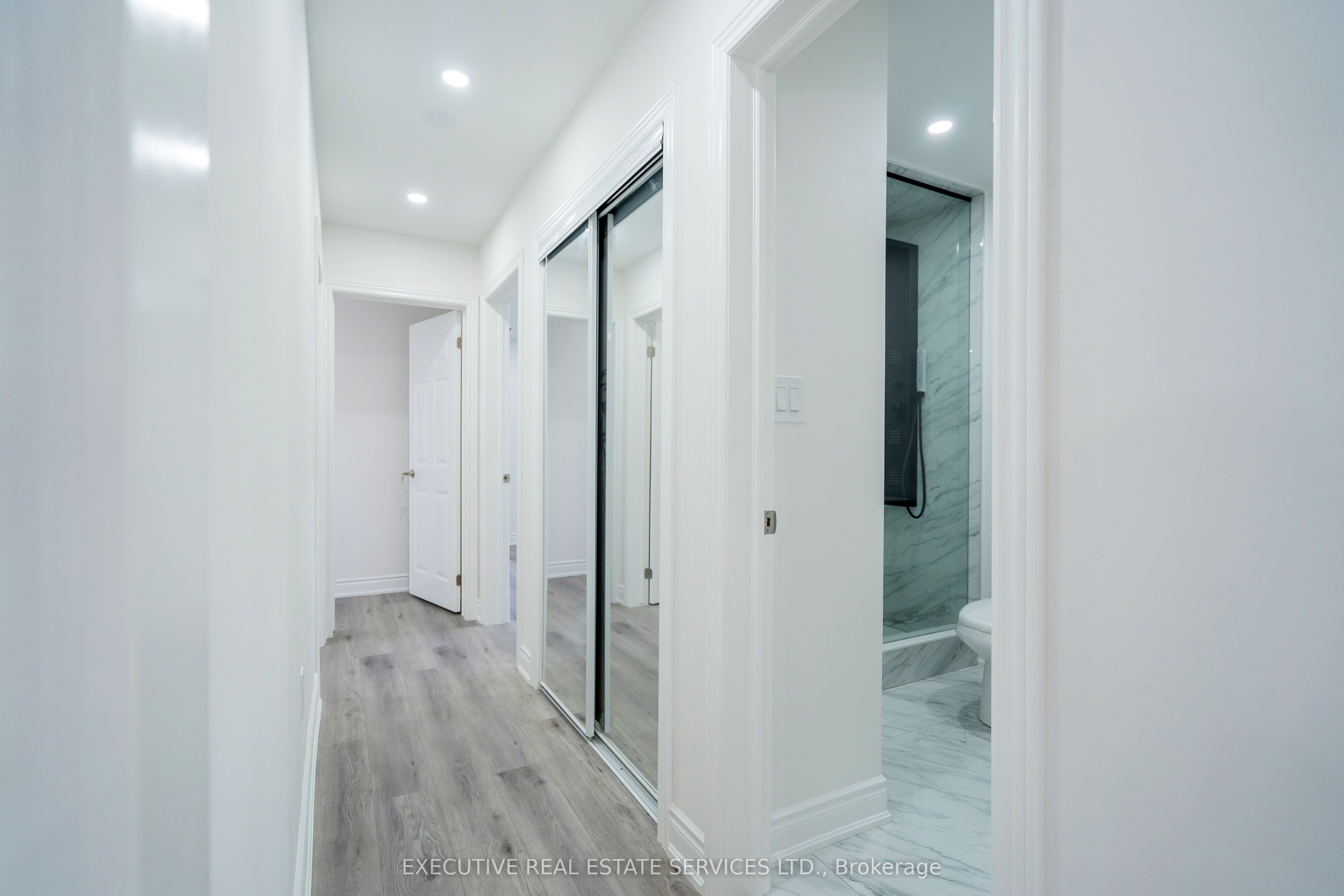646 Sequin Crescent Property Photo 17