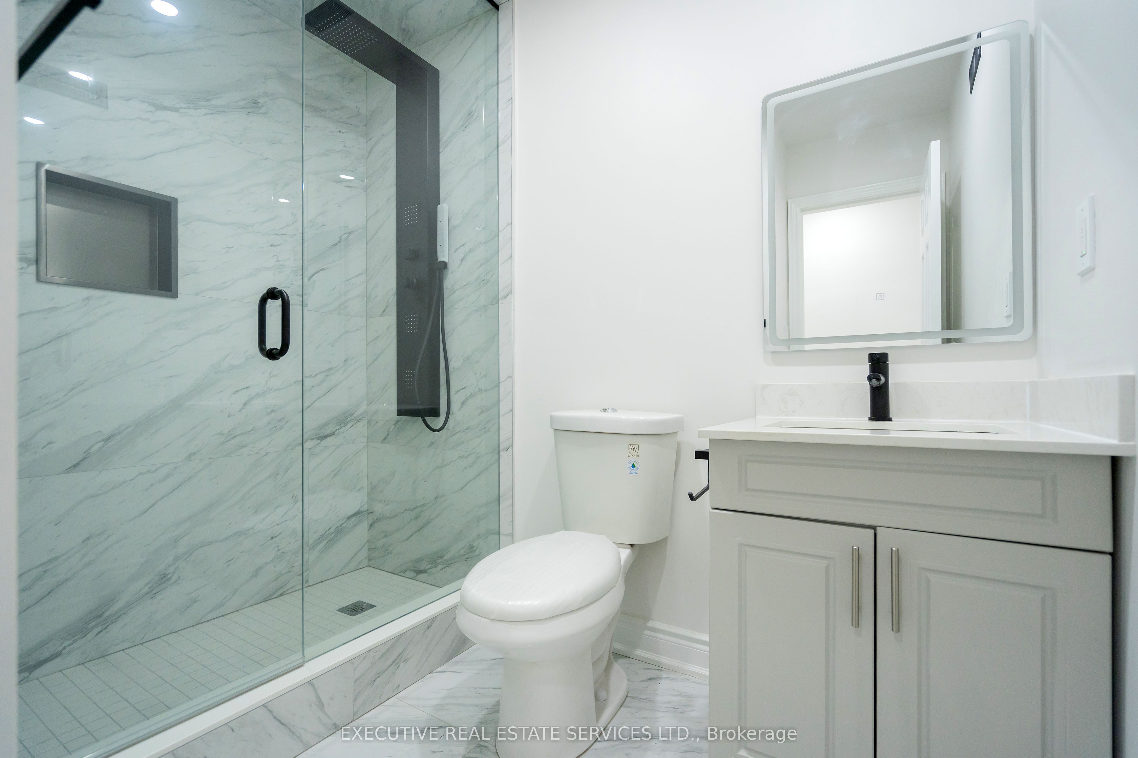 646 Sequin Crescent Property Photo 18