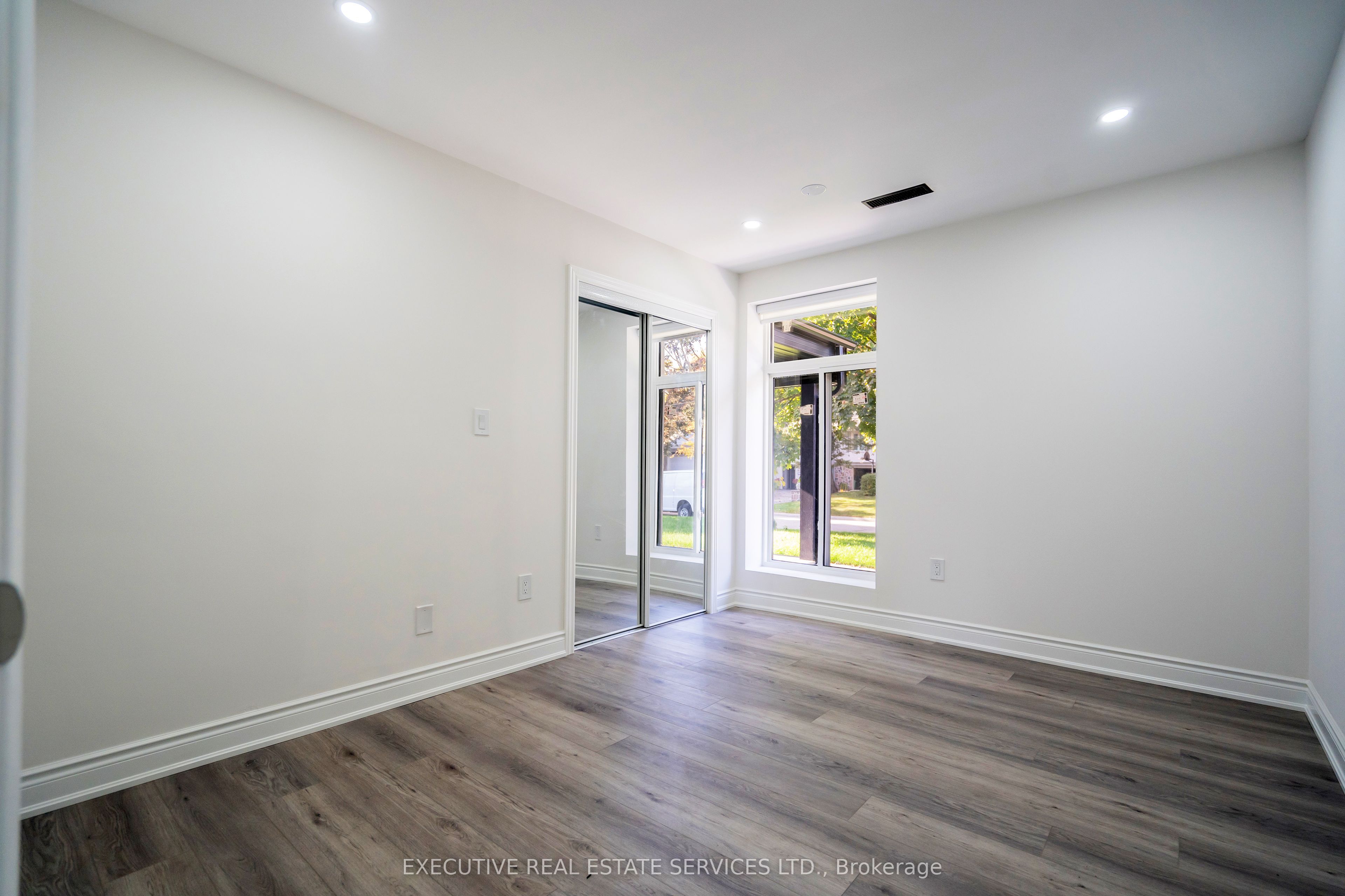 646 Sequin Crescent Property Photo 19