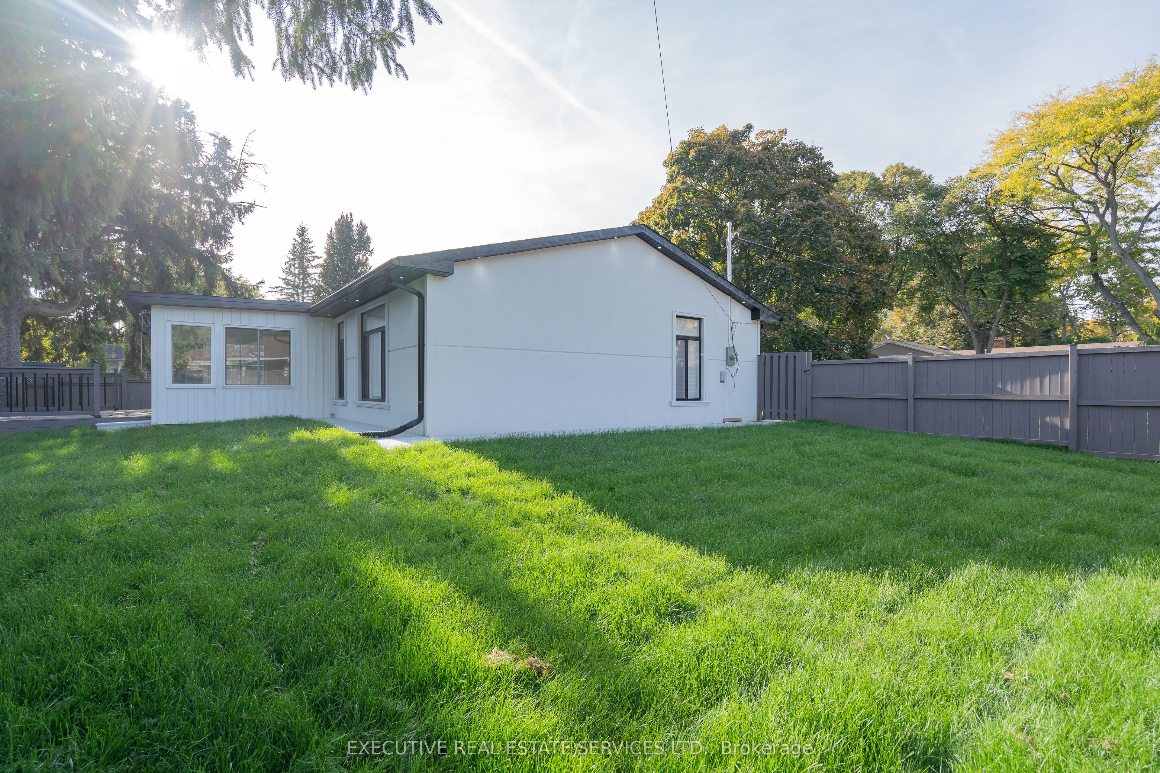 646 Sequin Crescent Property Photo 31