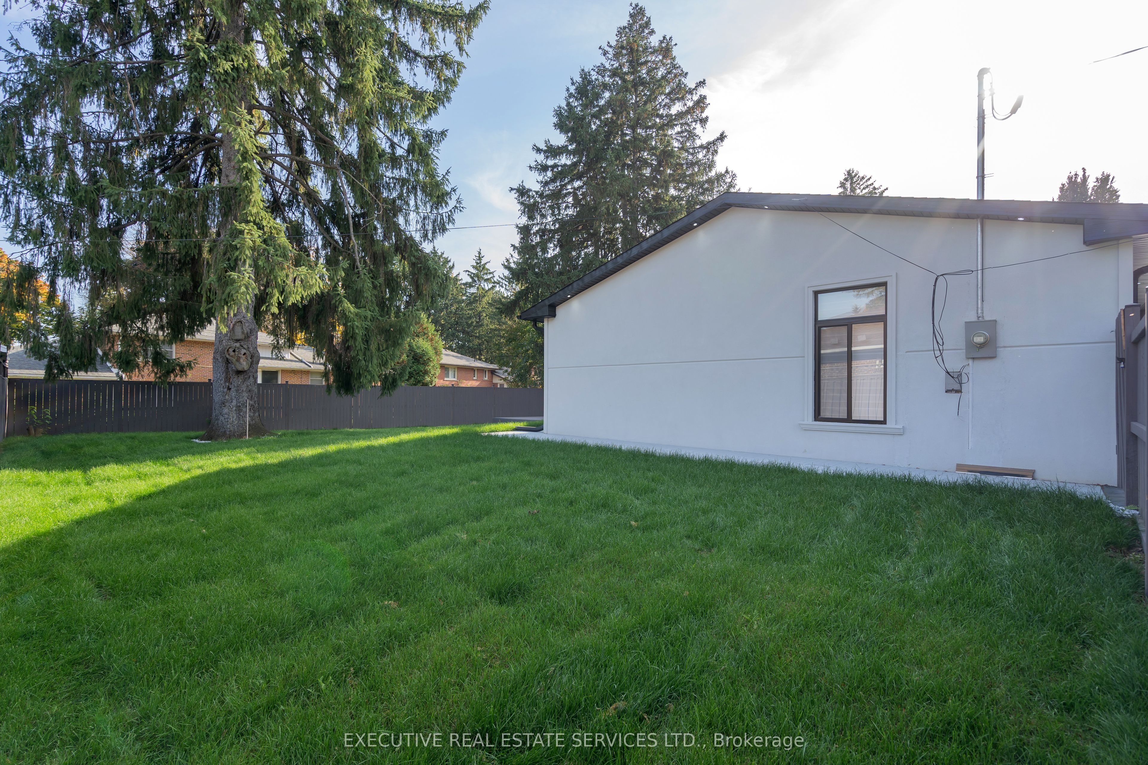 646 Sequin Crescent Property Photo 32